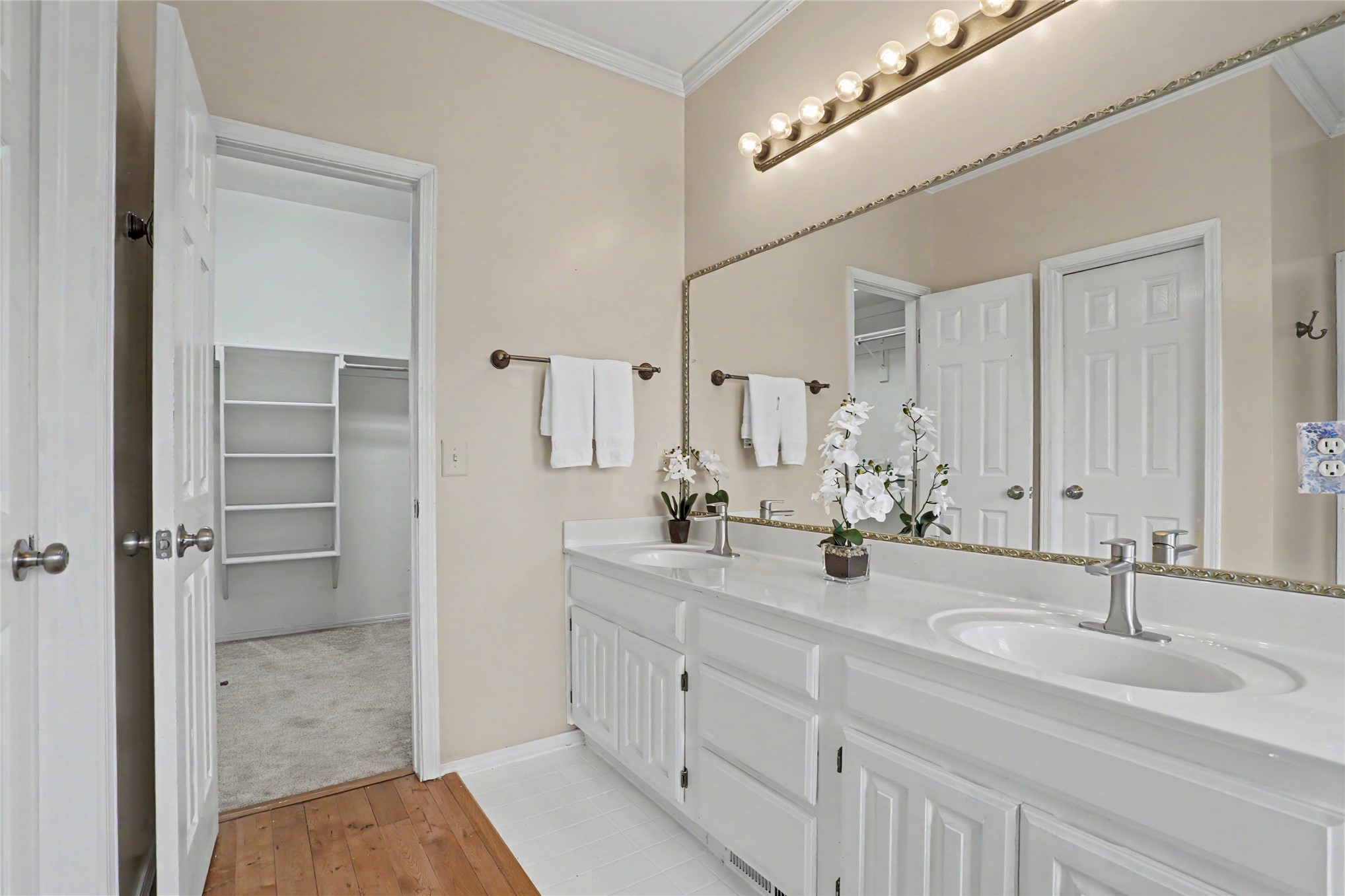 5412 S Narcissus Avenue Property Photo 16