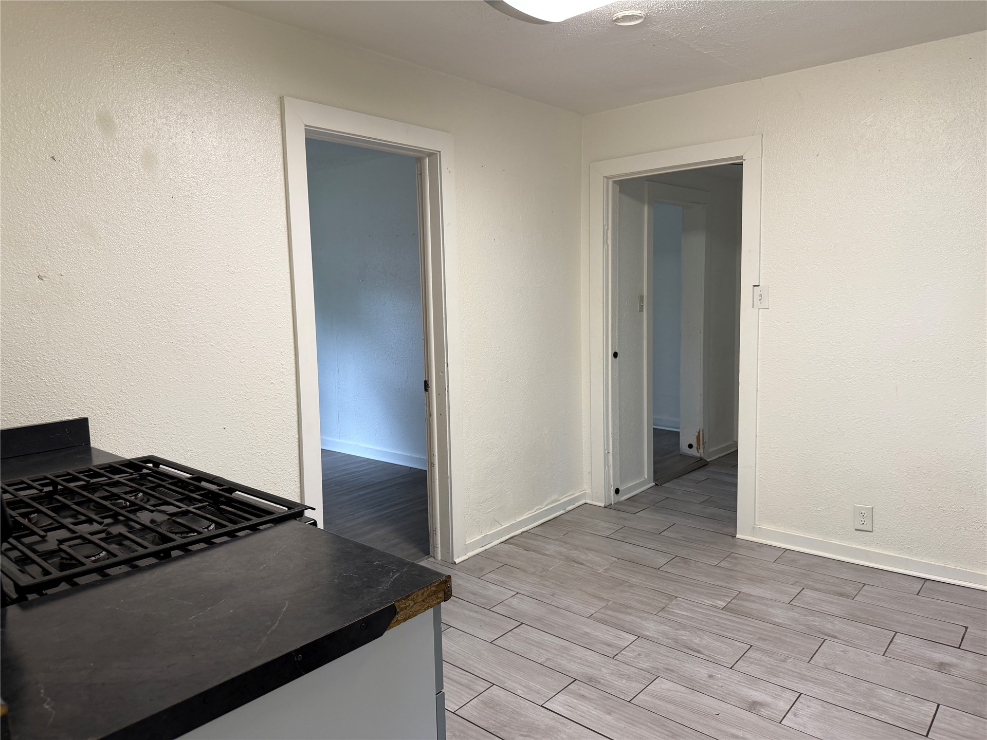 805 S Seneca Avenue Property Photo 10