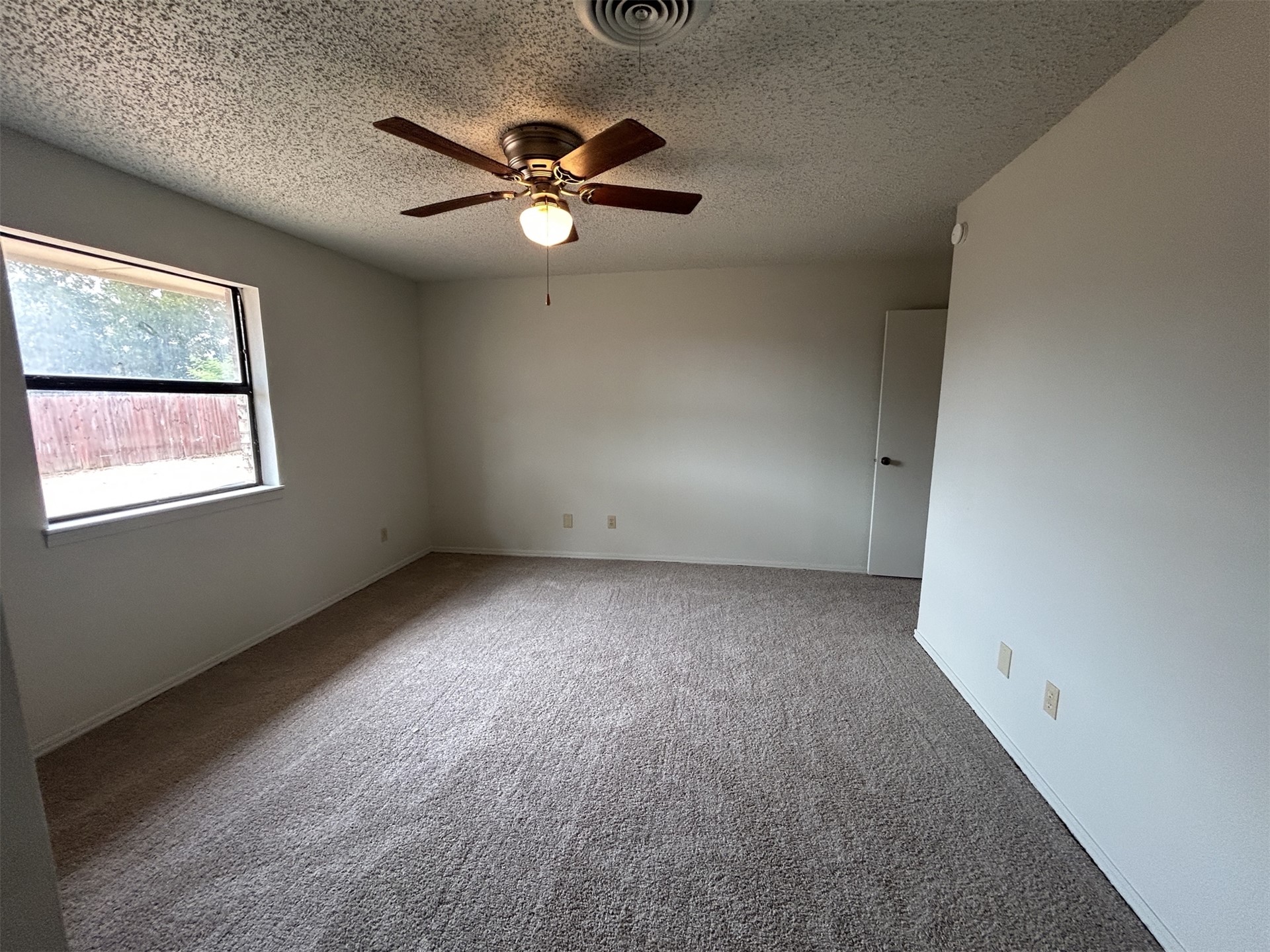 3206 Lansbrook Court Property Photo 4