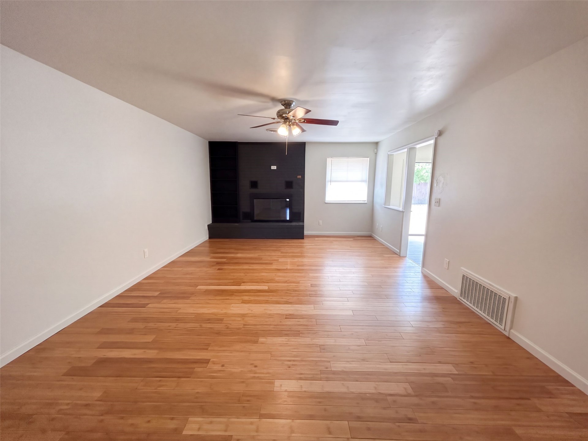 3206 Lansbrook Court Property Photo 8