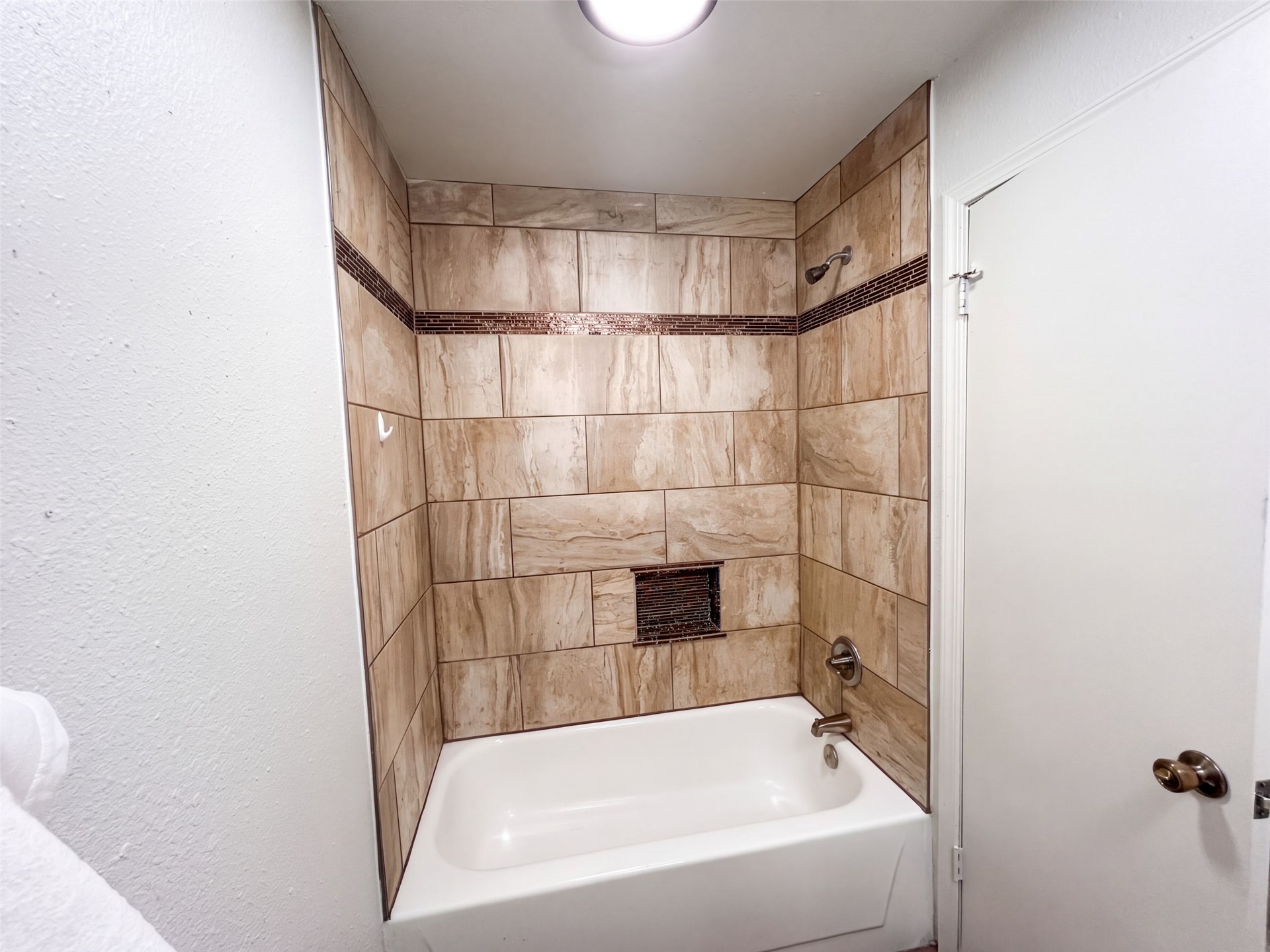 3206 Lansbrook Court Property Photo 15