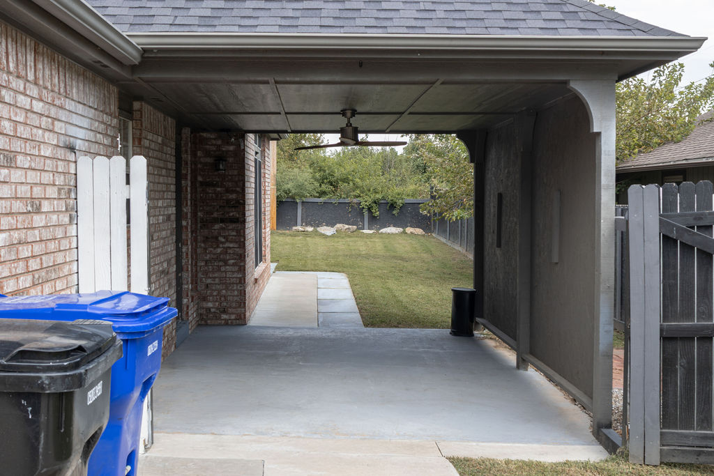 3817 S Narcissus Avenue Property Photo 25