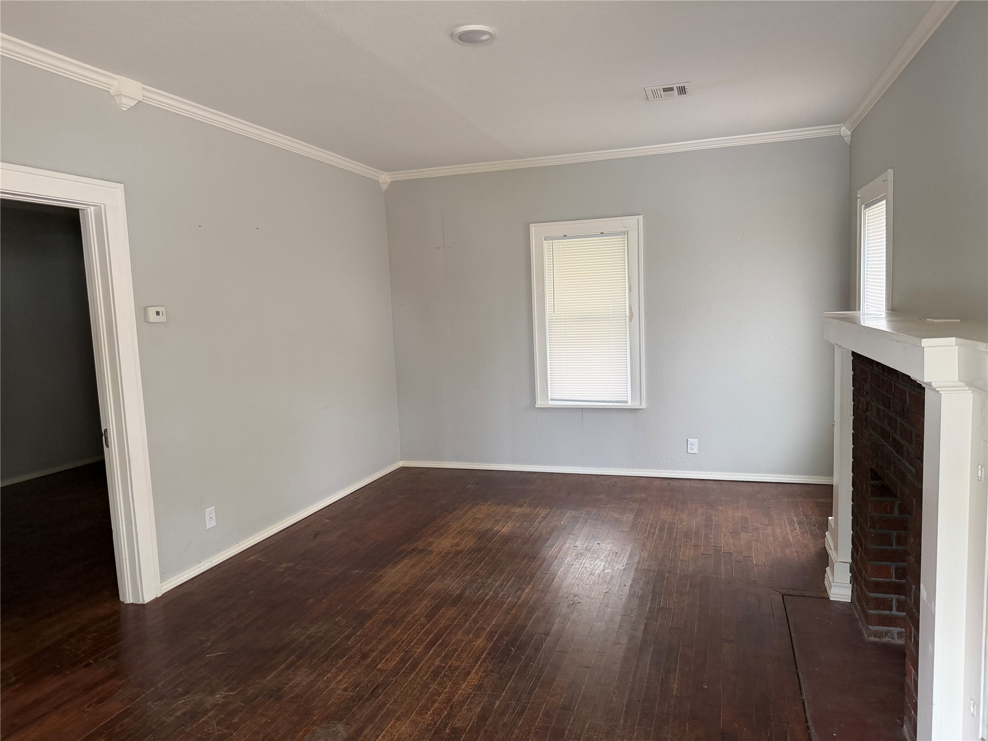 1115 E 4th Street Property Photo 5