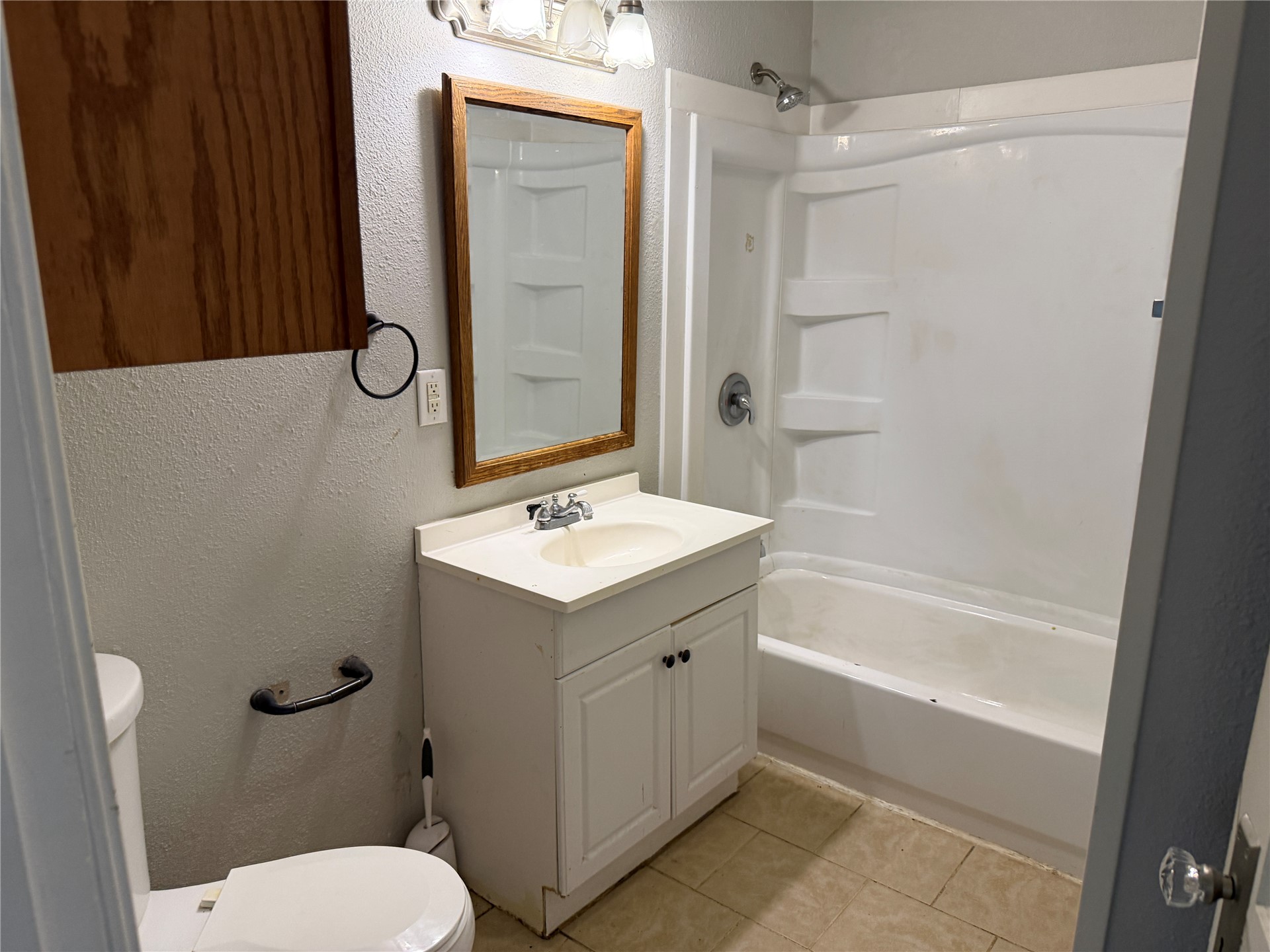 1115 E 4th Street Property Photo 10
