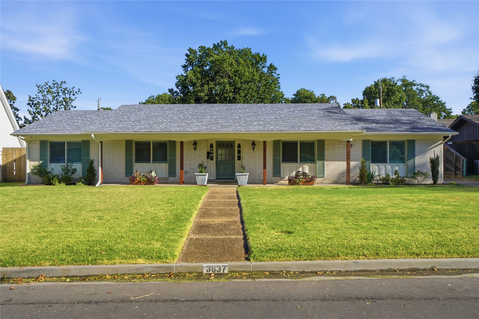 3637 E 48th Place Property Photo 1
