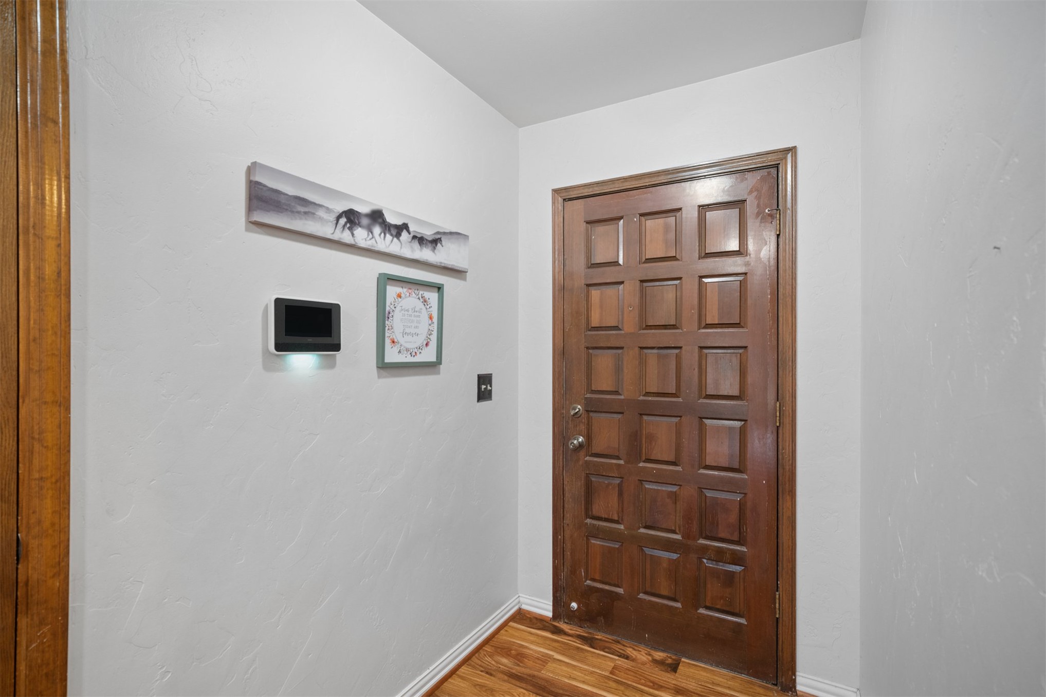 208 N Hemlock Avenue Property Photo 4