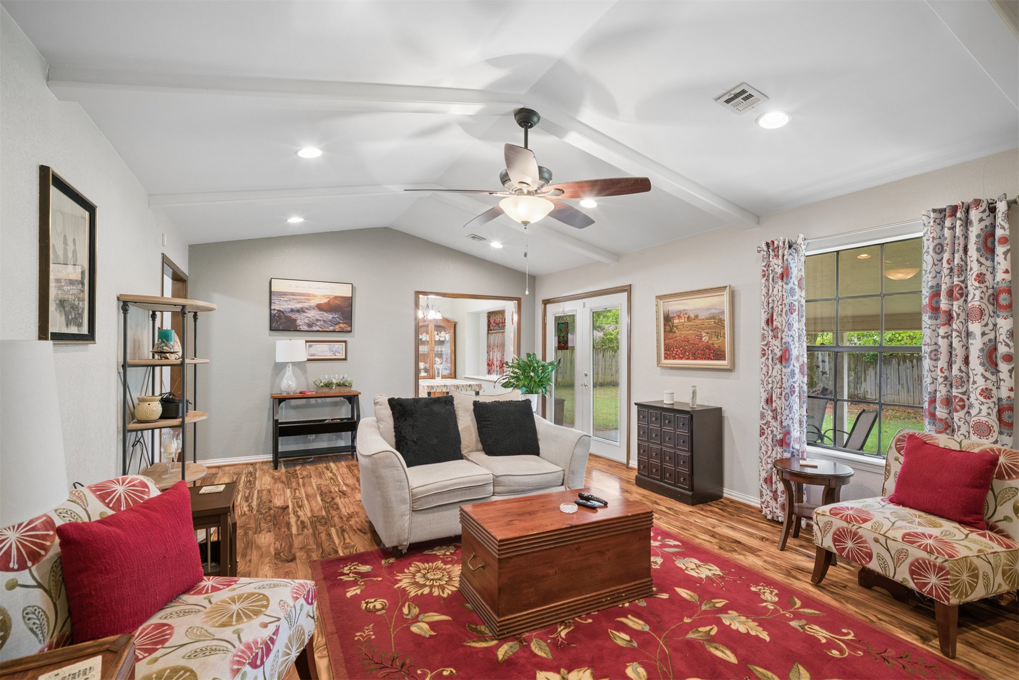 208 N Hemlock Avenue Property Photo 11