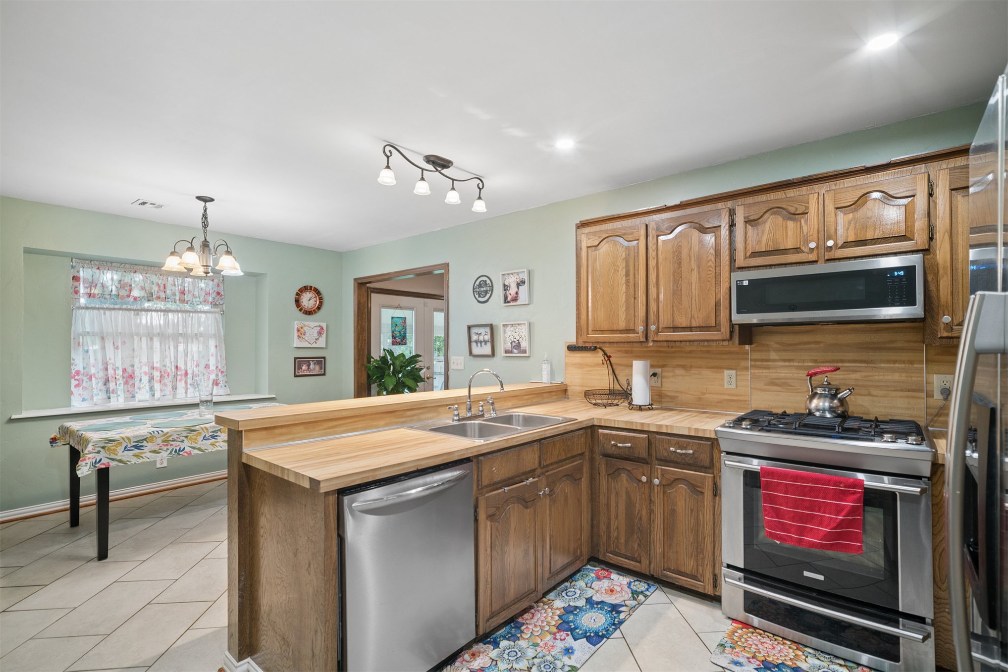 208 N Hemlock Avenue Property Photo 15