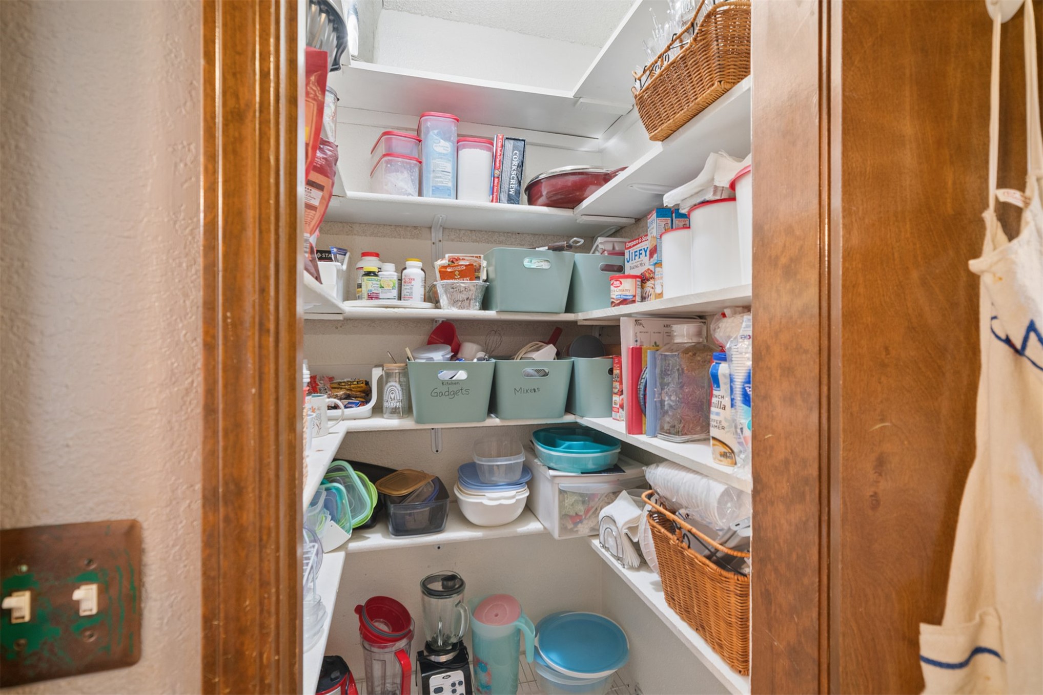 208 N Hemlock Avenue Property Photo 17