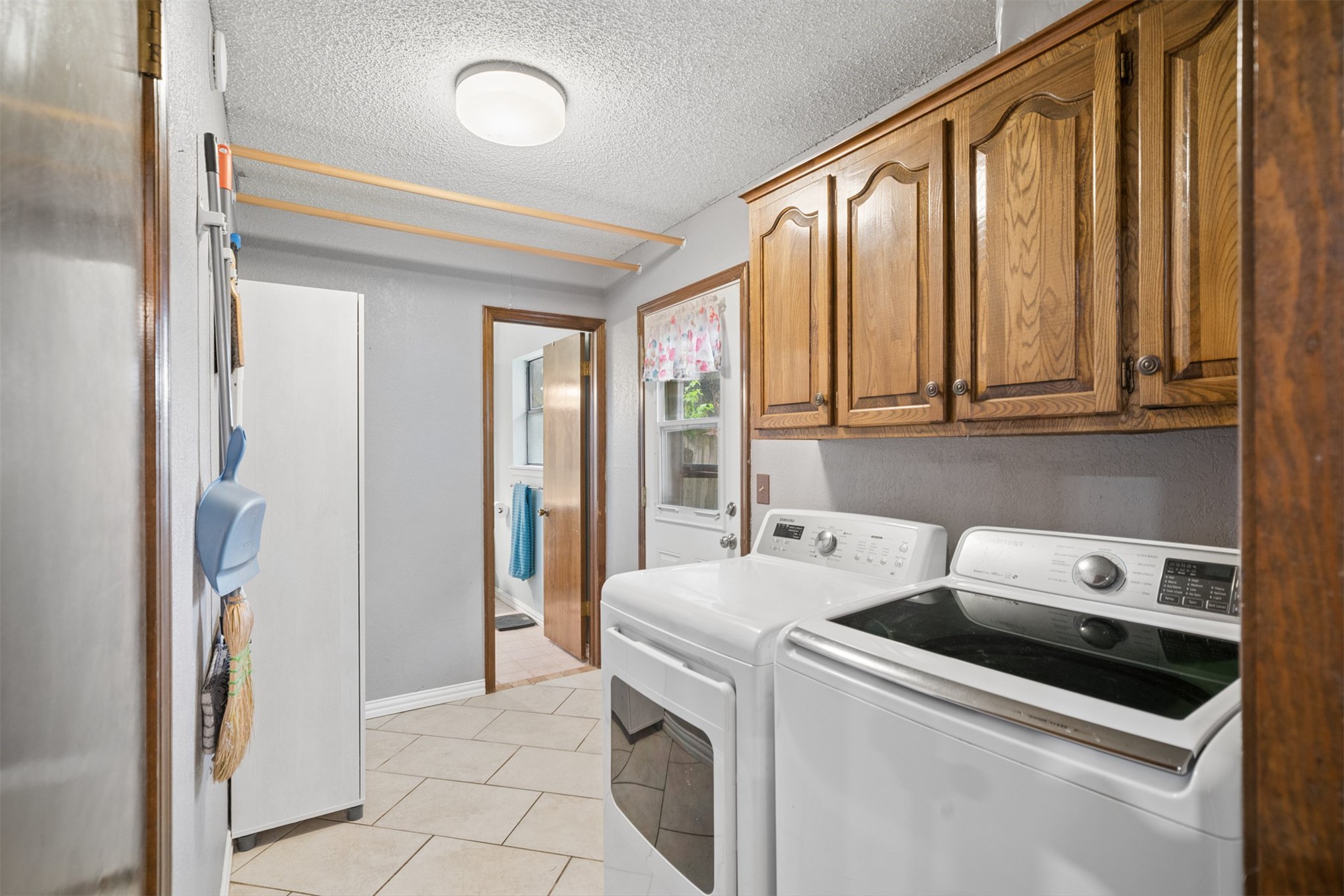 208 N Hemlock Avenue Property Photo 18
