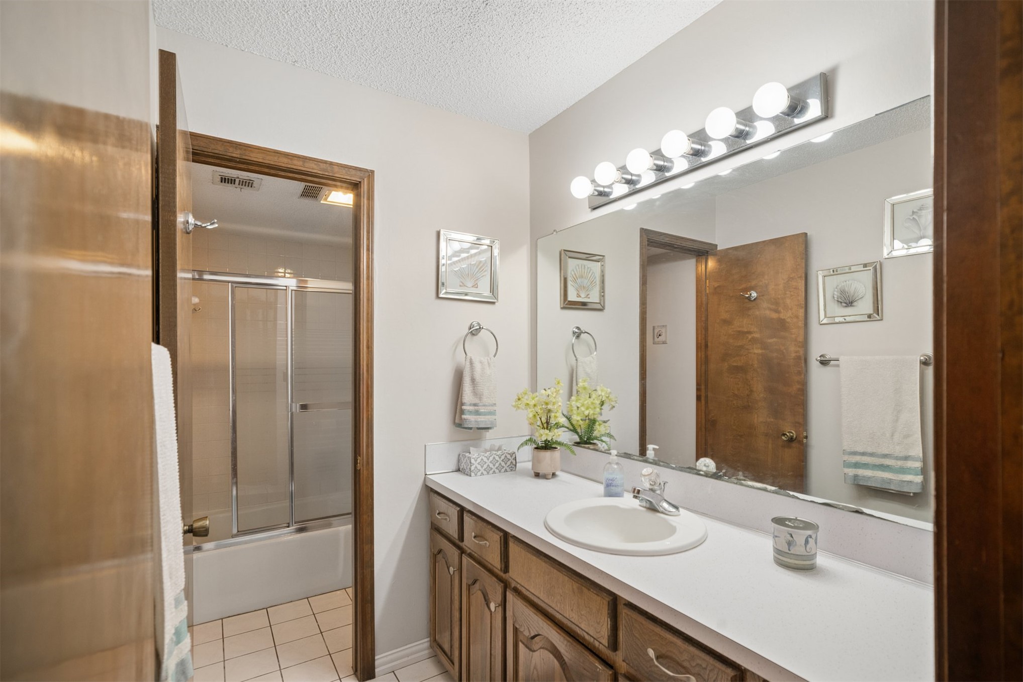 208 N Hemlock Avenue Property Photo 21
