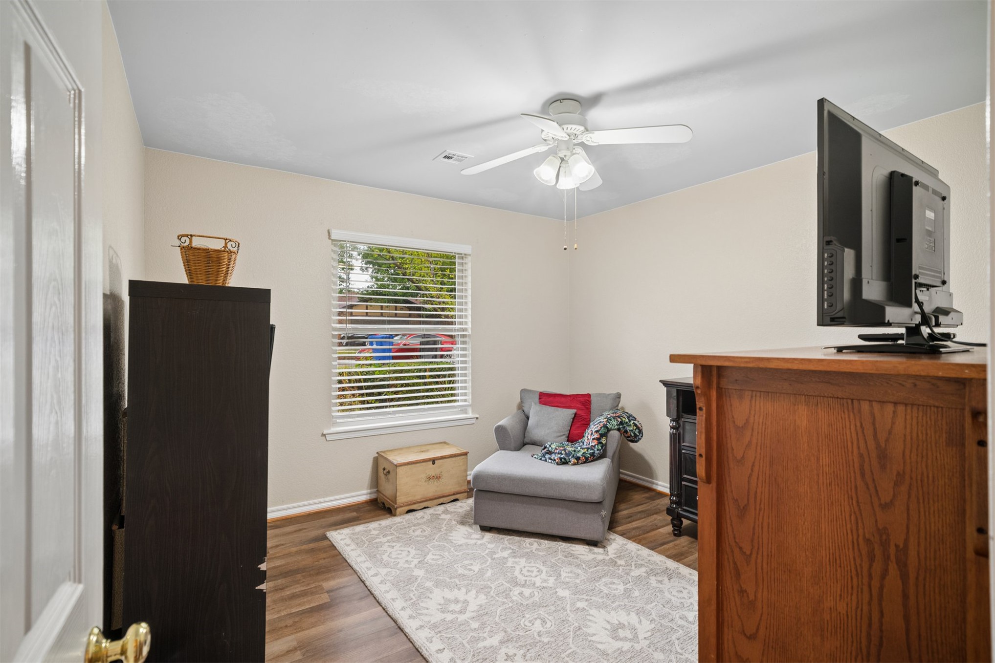 208 N Hemlock Avenue Property Photo 22