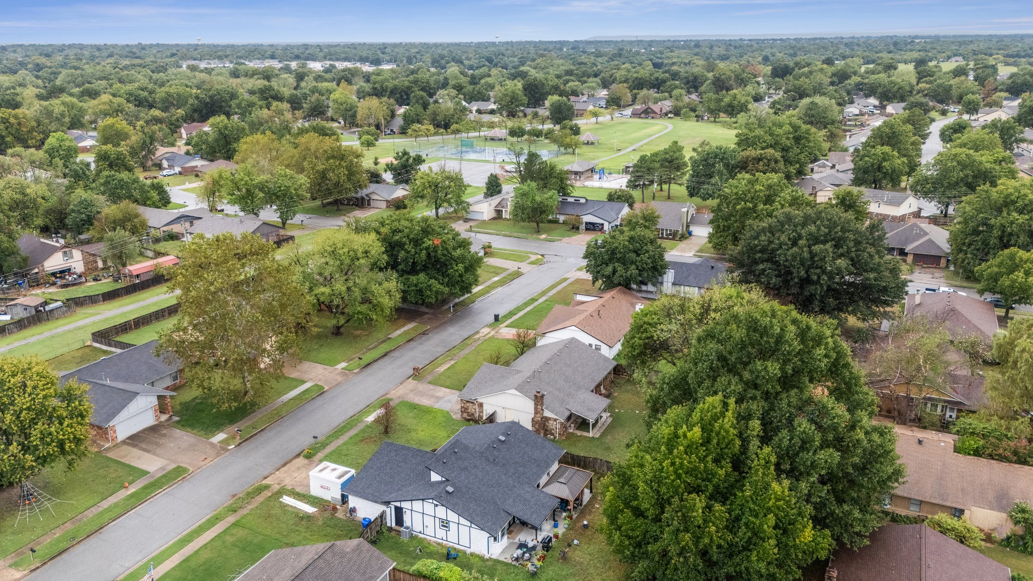 208 N Hemlock Avenue Property Photo 33