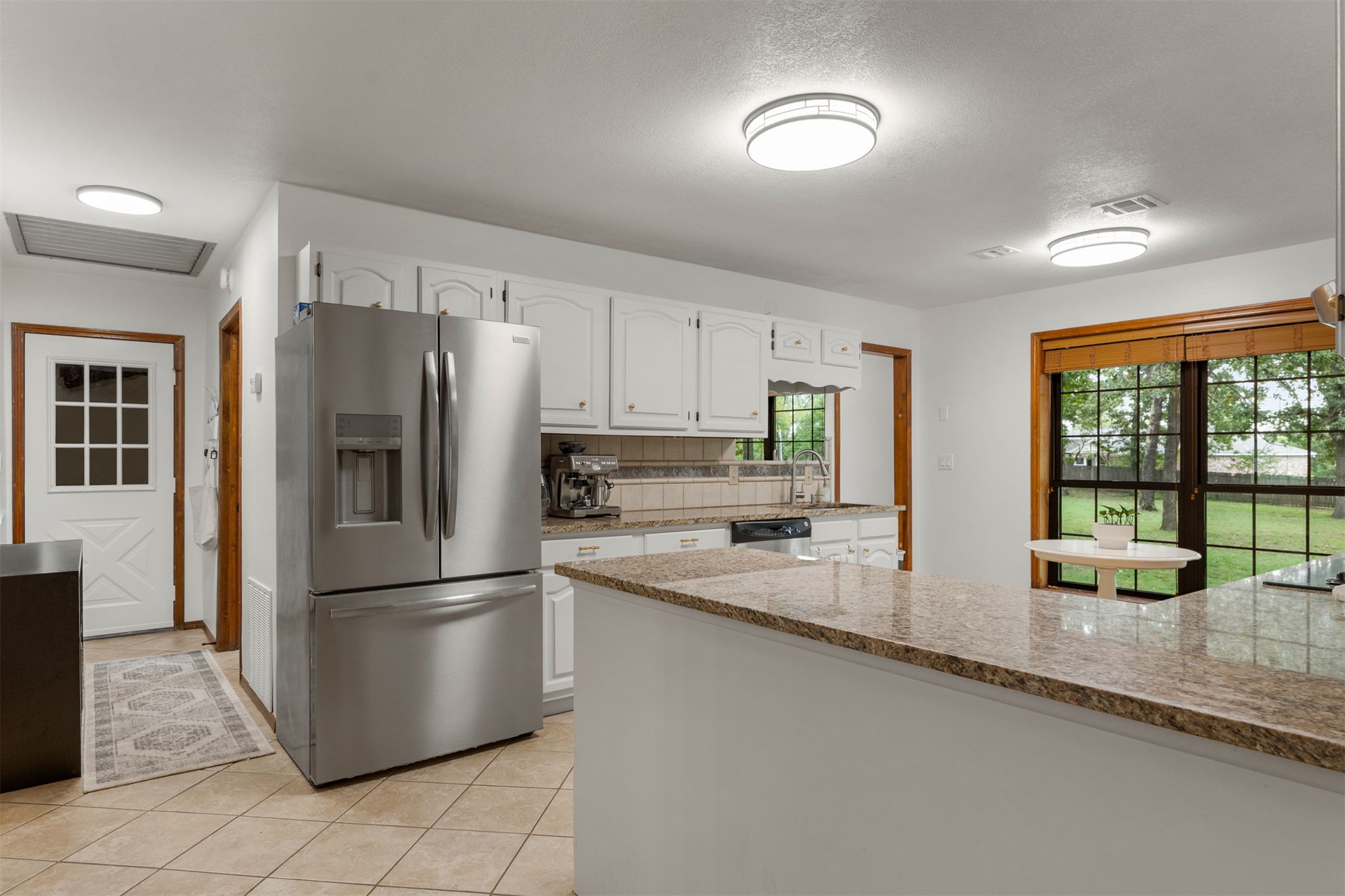8939 N Crestwood Drive Property Photo 13