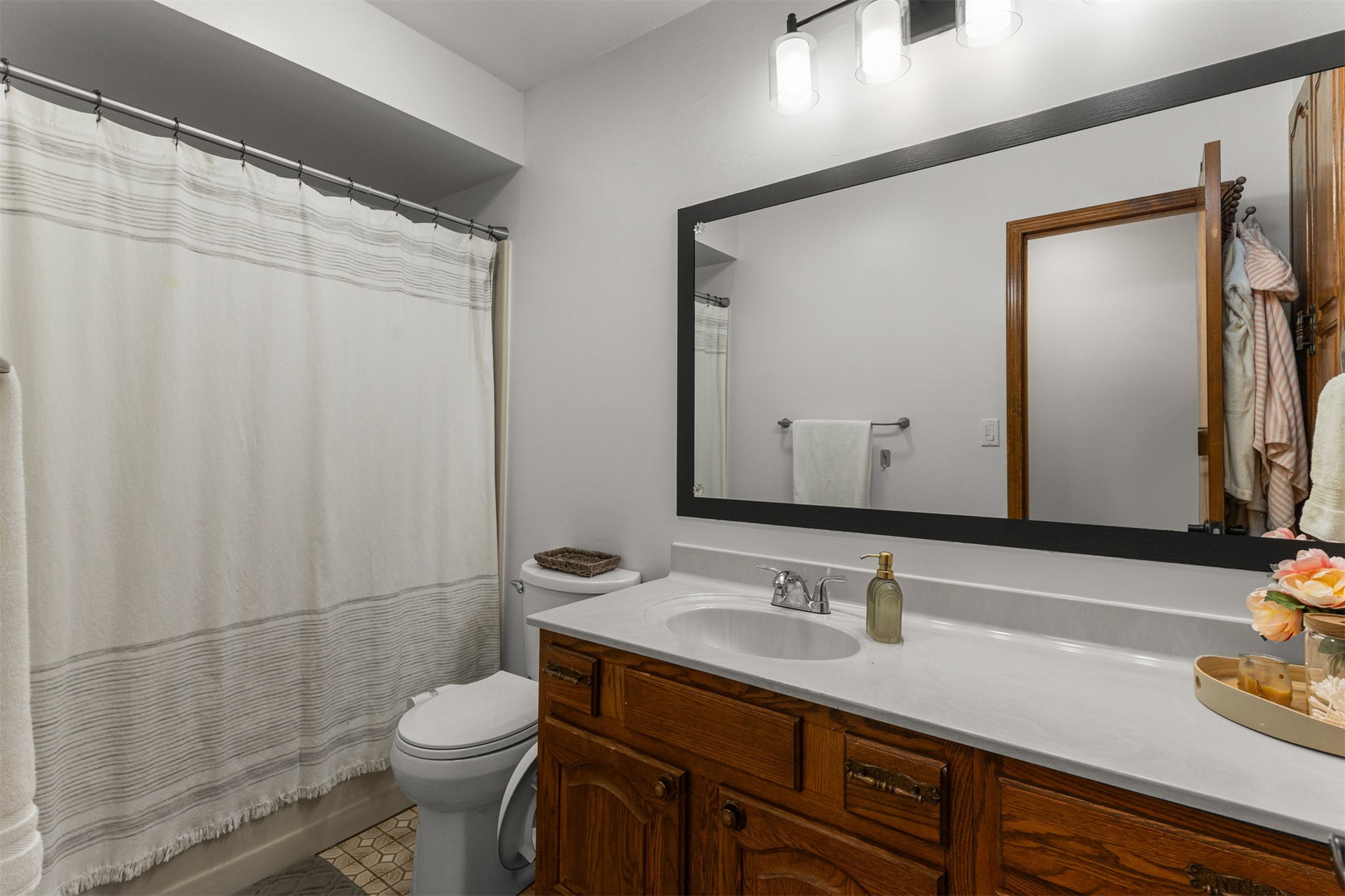 8939 N Crestwood Drive Property Photo 32