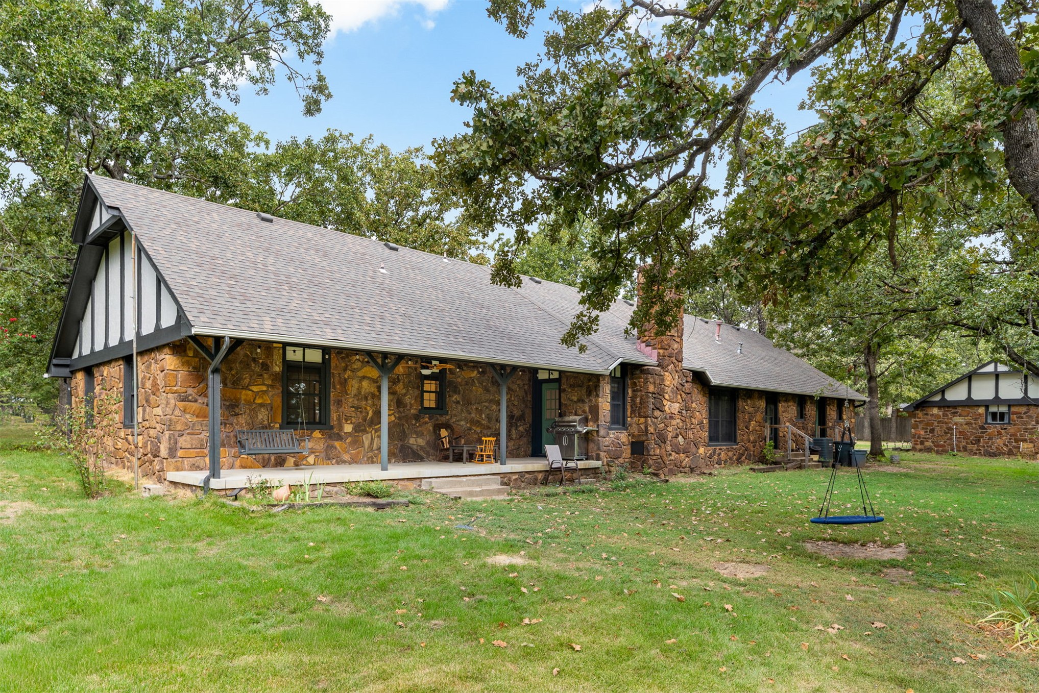 8939 N Crestwood Drive Property Photo 42