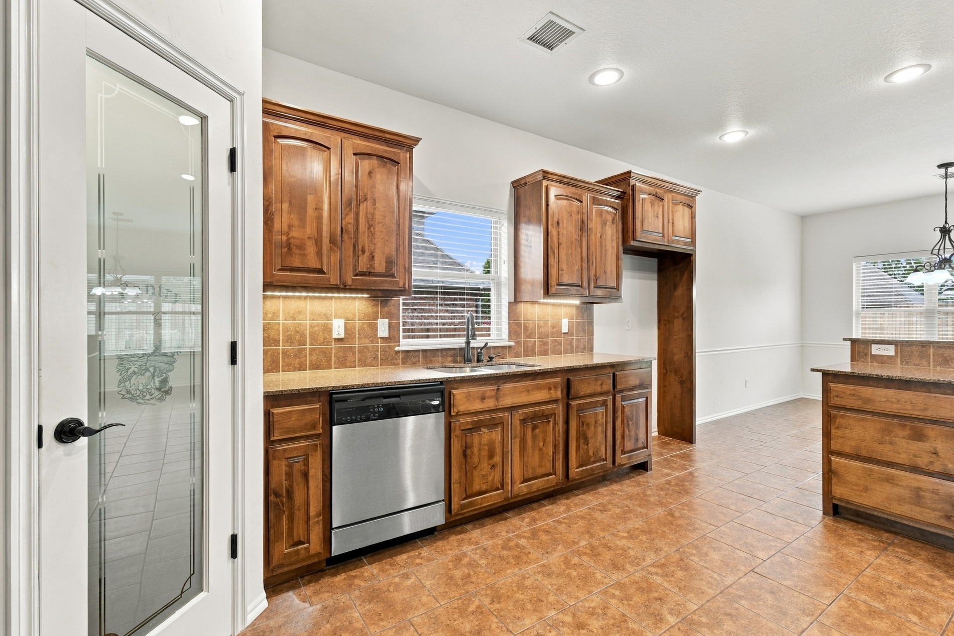 14239 S Kingston Avenue Property Photo 8
