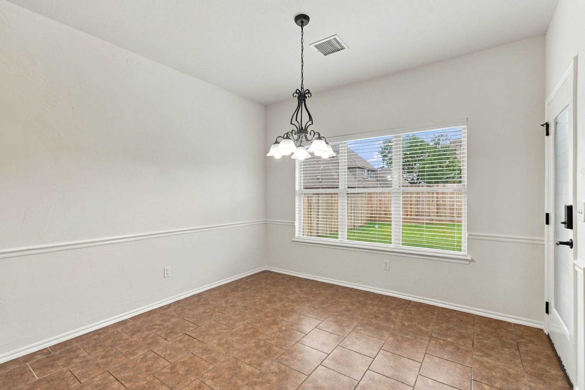 14239 S Kingston Avenue Property Photo 11