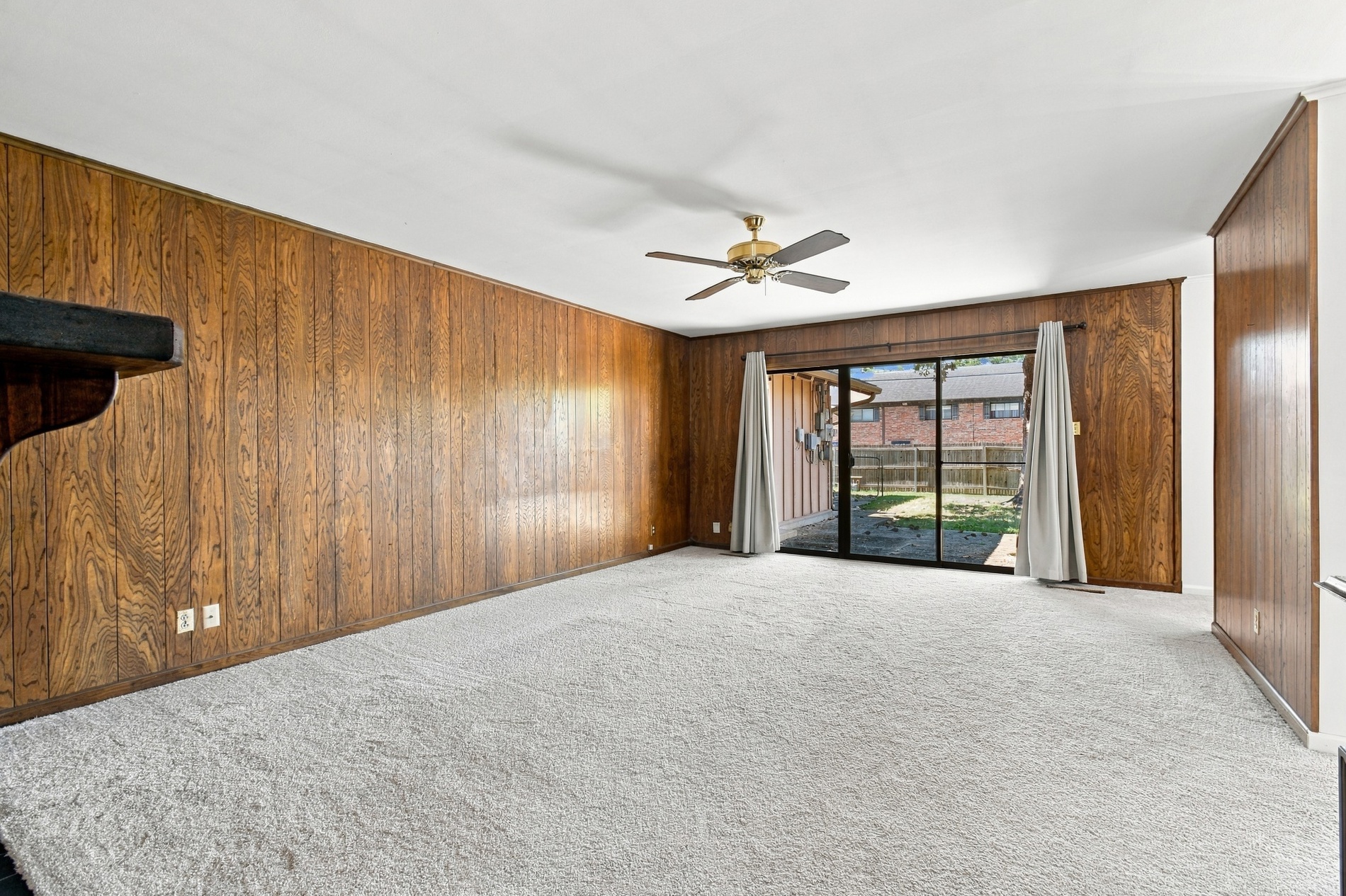 4904 S Knoxville Place Property Photo 4