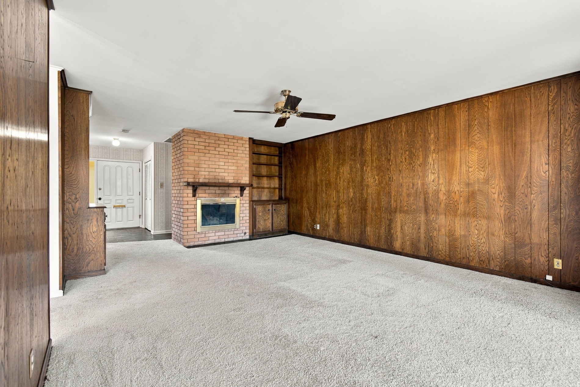 4904 S Knoxville Place Property Photo 5