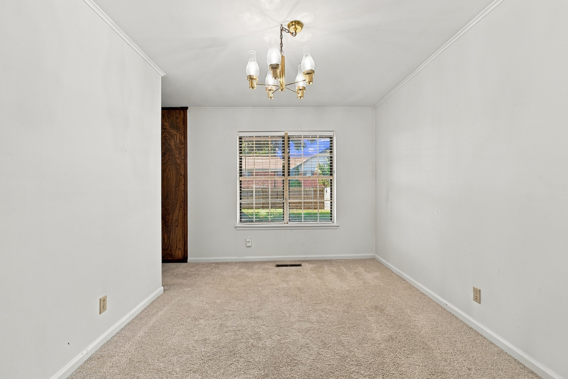 4904 S Knoxville Place Property Photo 12