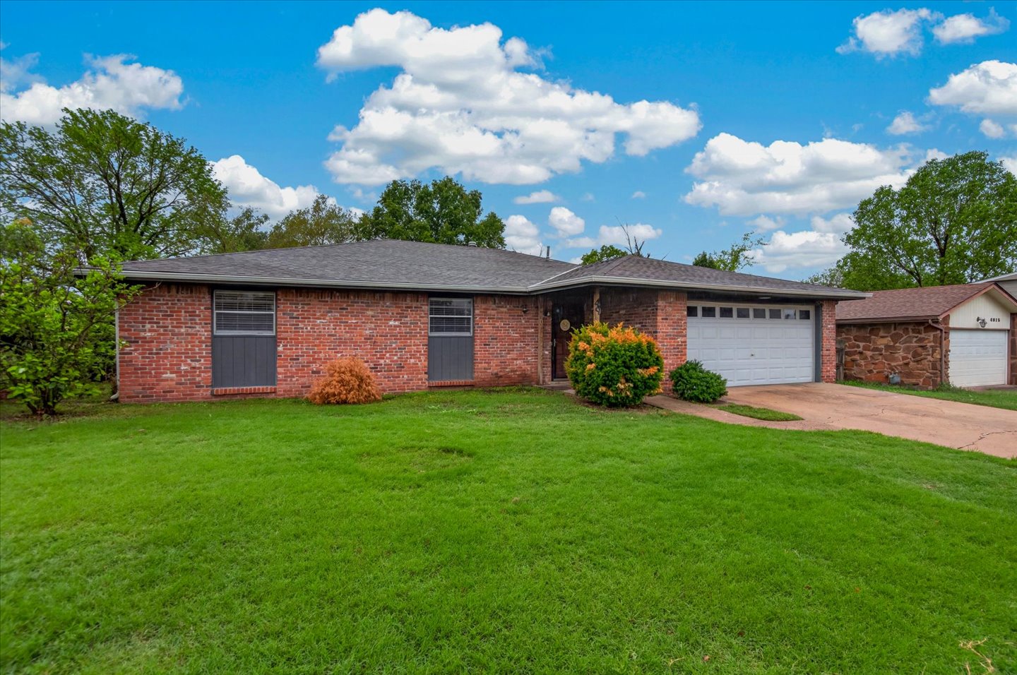 4901 Rolling Meadows Road Property Photo 2