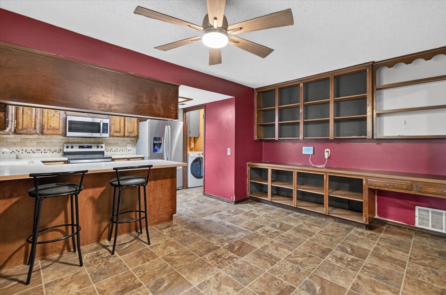 4901 Rolling Meadows Road Property Photo 8