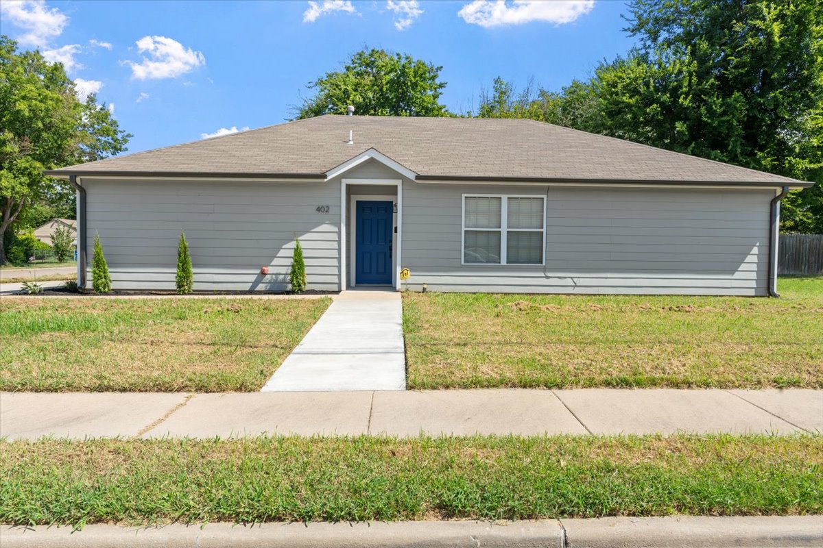 402 E Tecumseh Street Property Photo 1