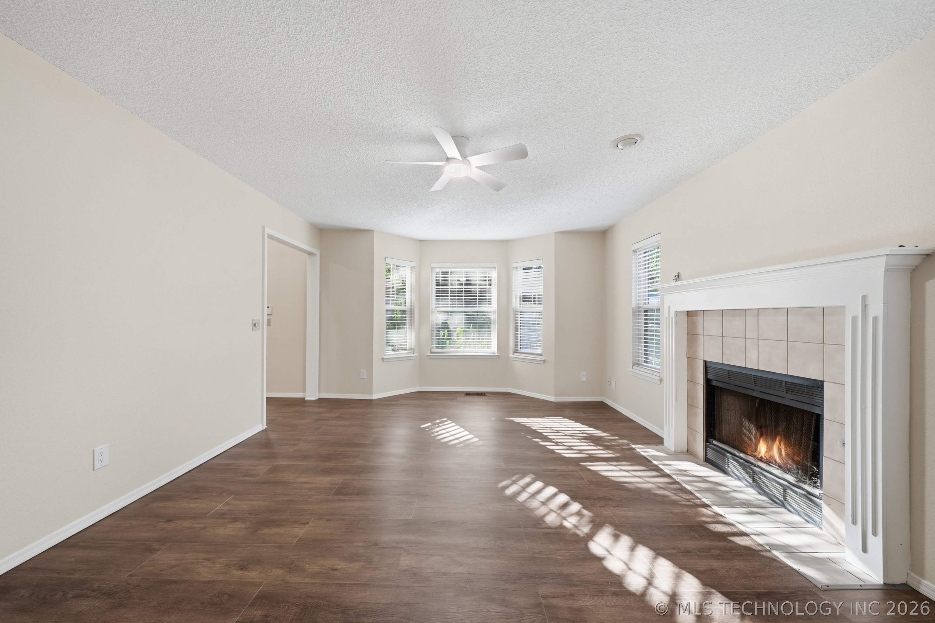 3323 S 72nd West Avenue Property Photo 5