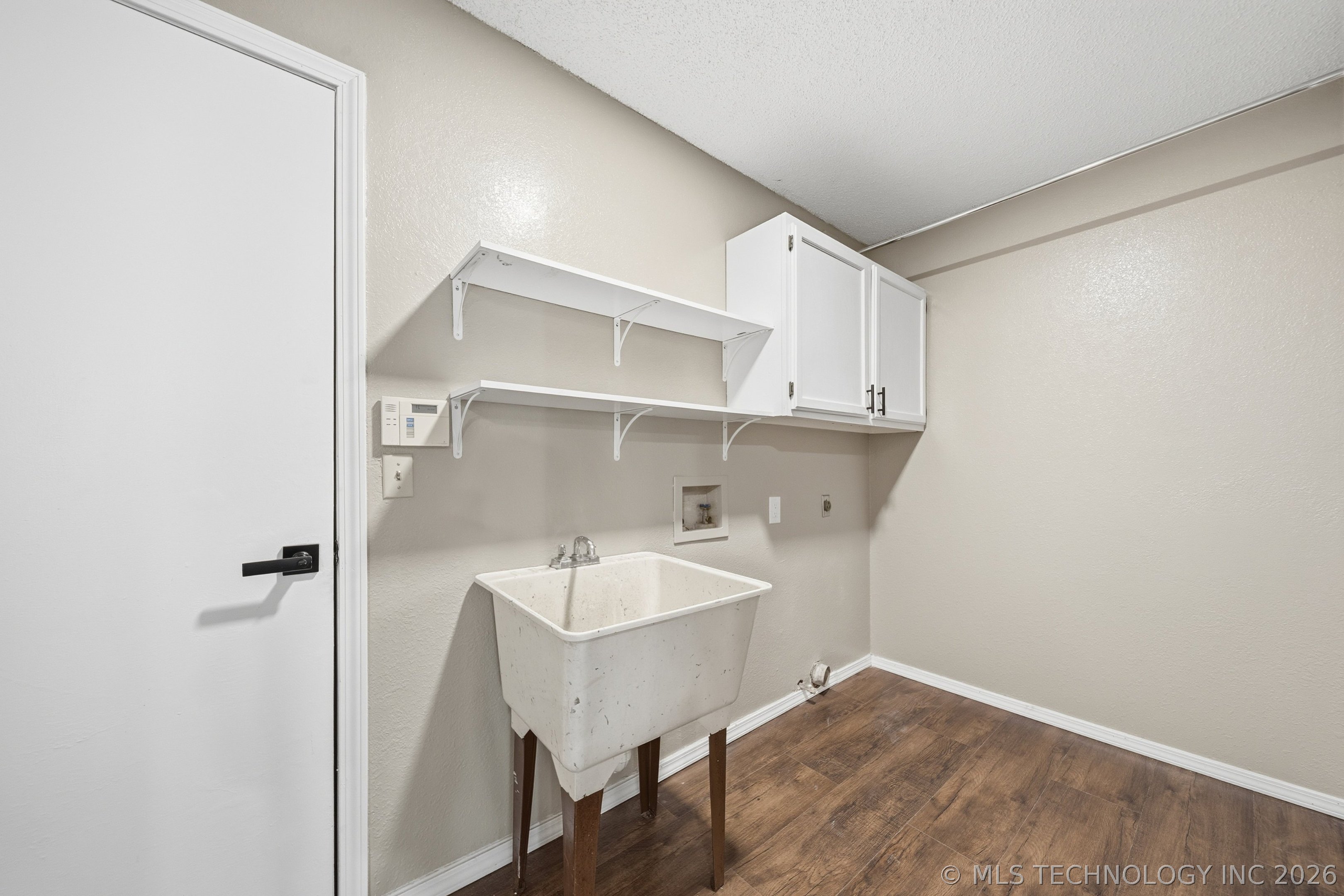 3323 S 72nd West Avenue Property Photo 11