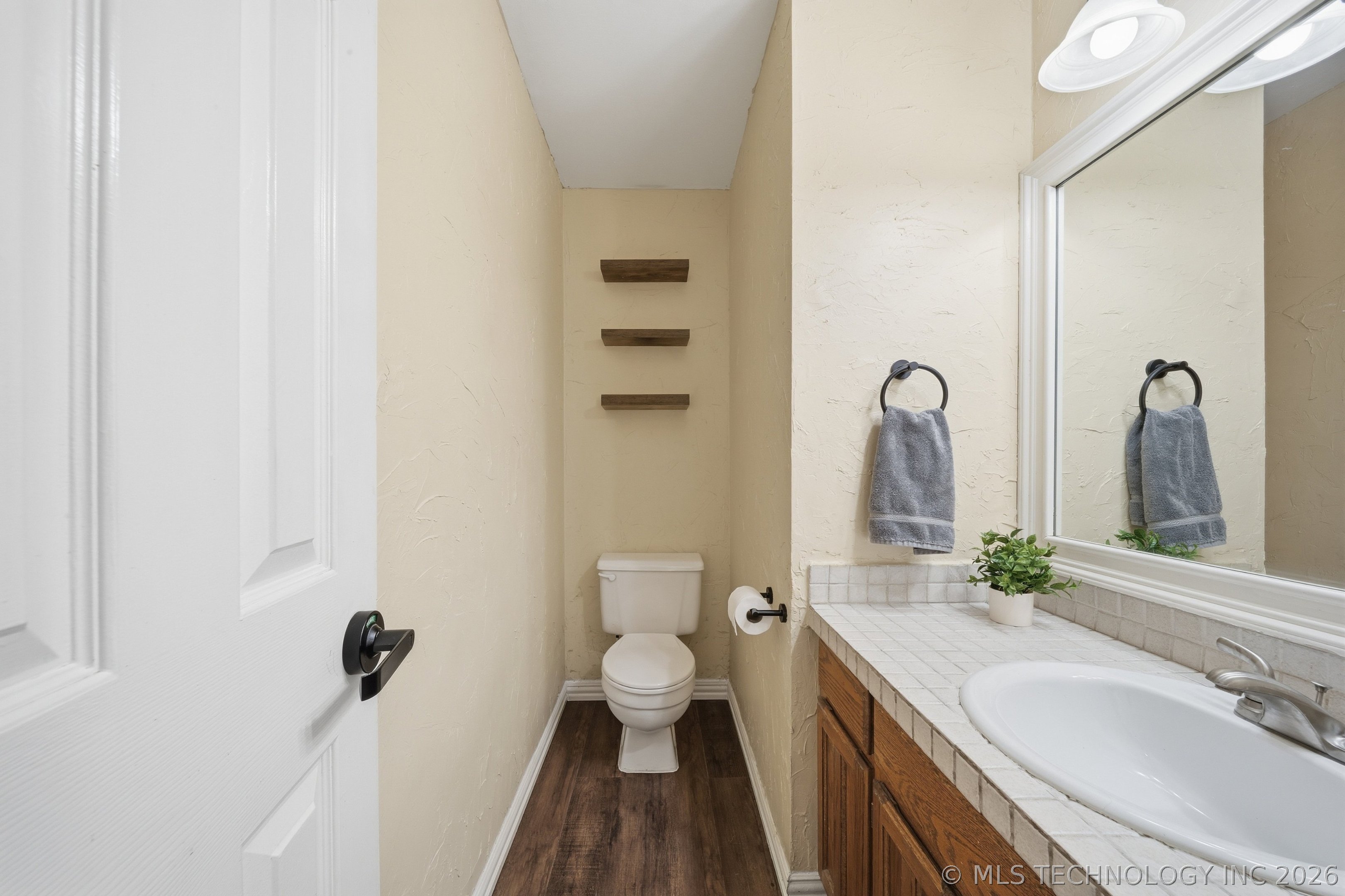 3323 S 72nd West Avenue Property Photo 12