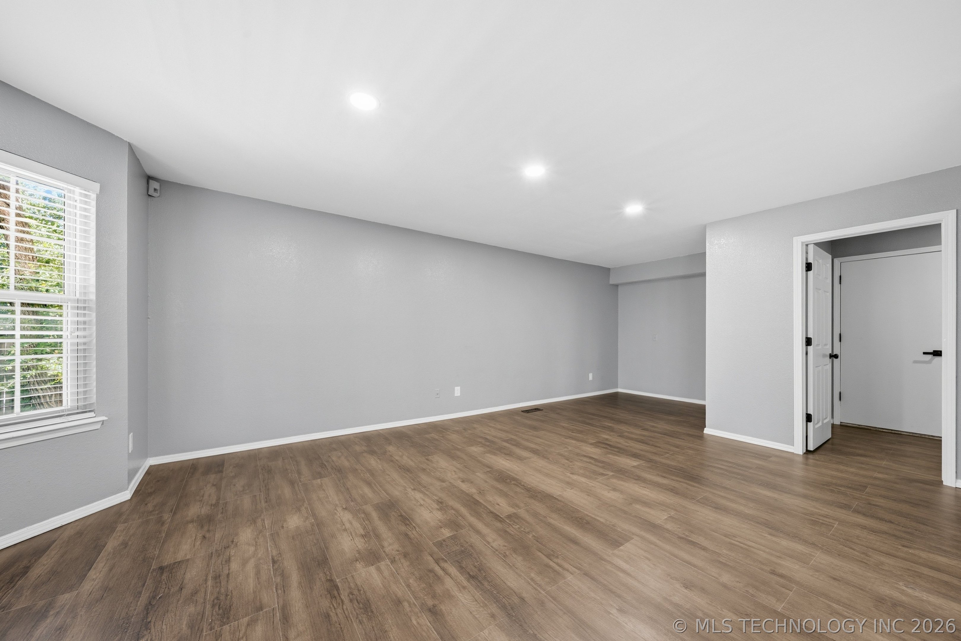 3323 S 72nd West Avenue Property Photo 16