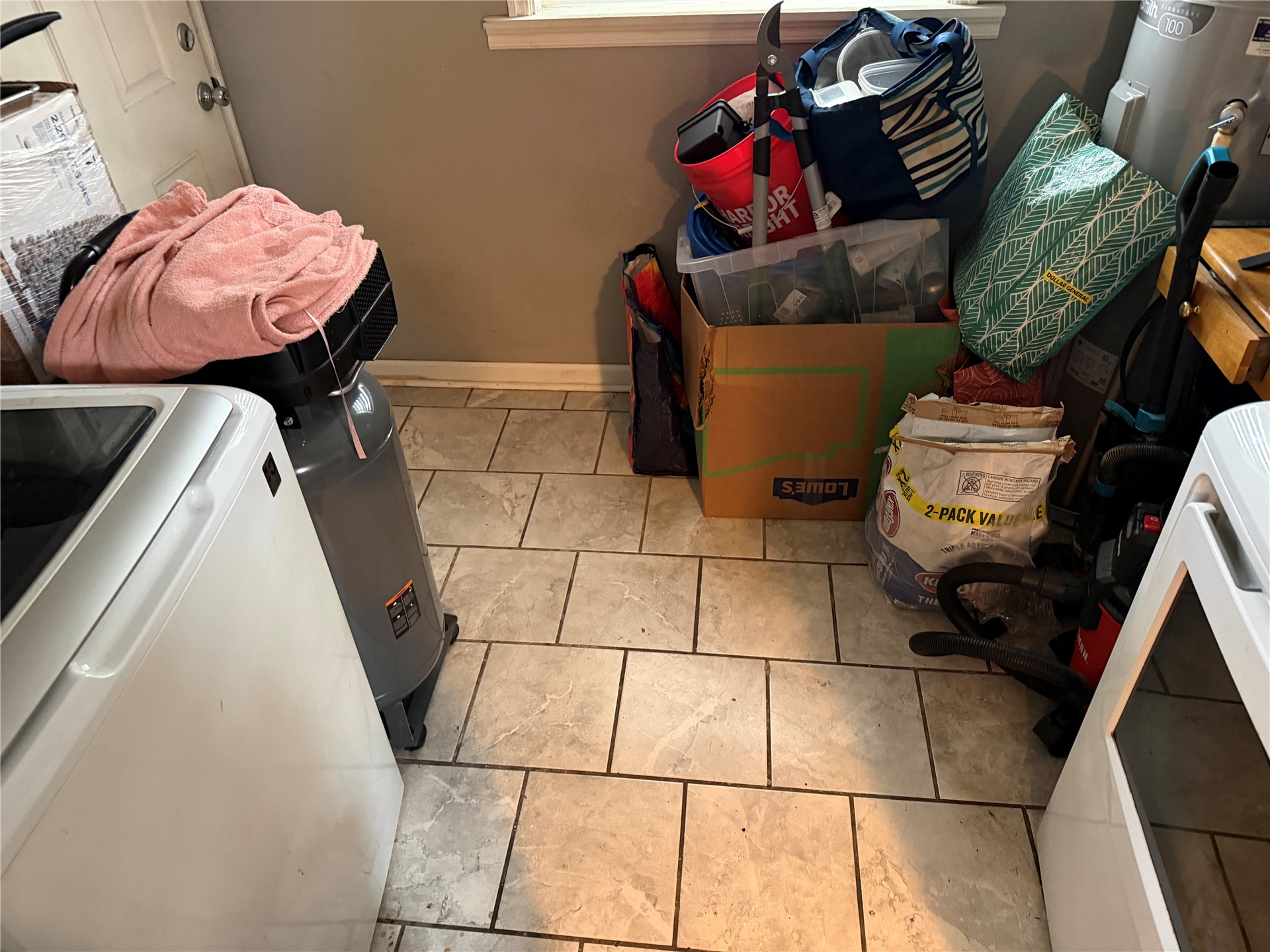 1465 S Oak Avenue Property Photo 7