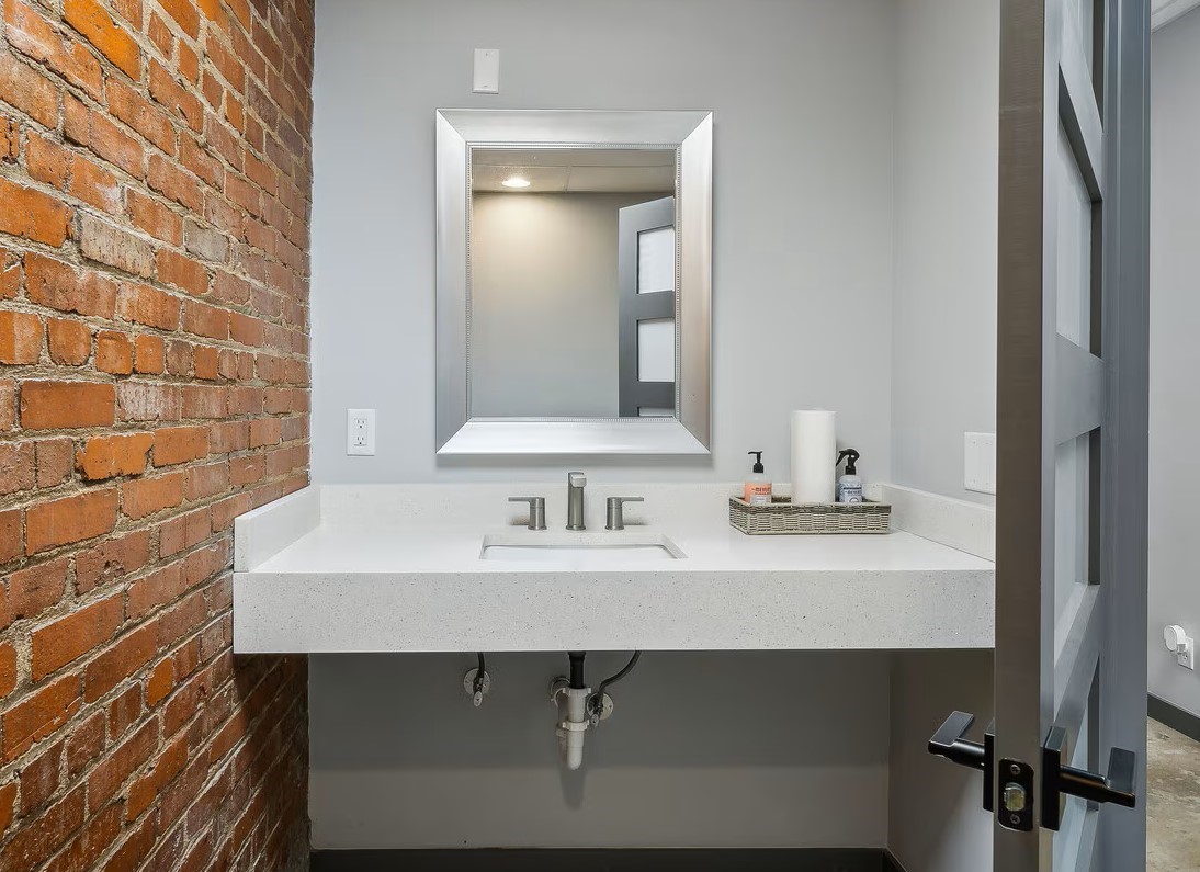 219 E Rogers Boulevard Property Photo 14