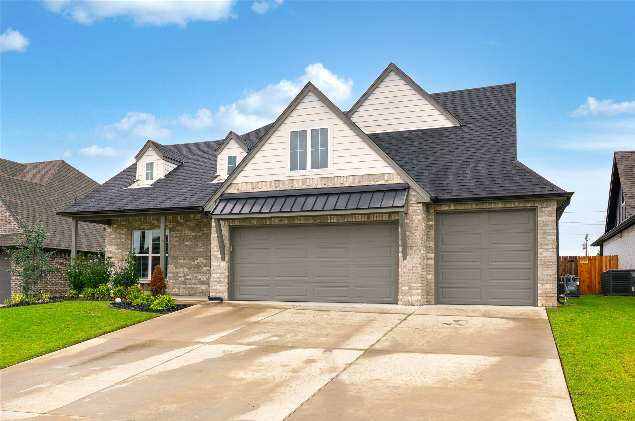 13617 S 21st Place E Property Photo 2