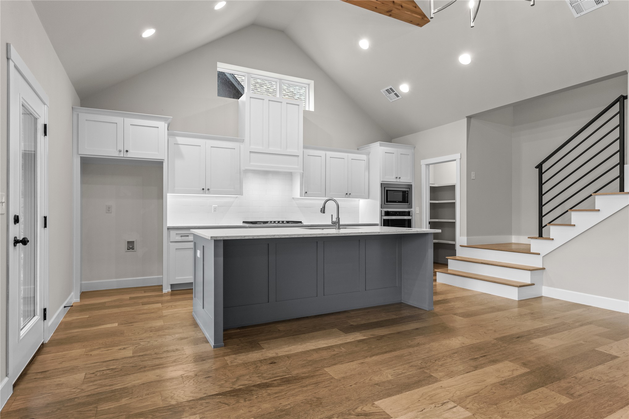 13617 S 21st Place E Property Photo 16