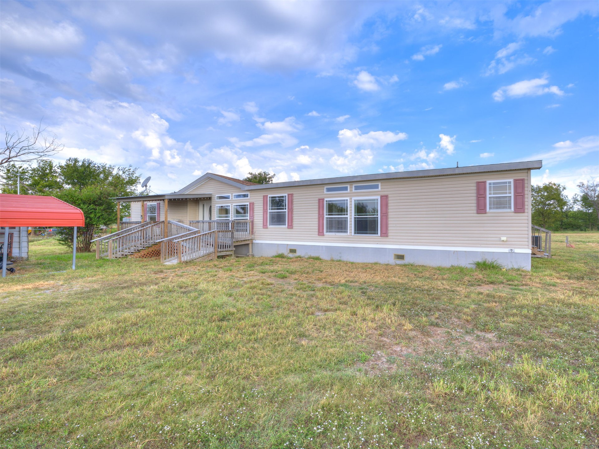 18467 E 615 Road Property Photo 1