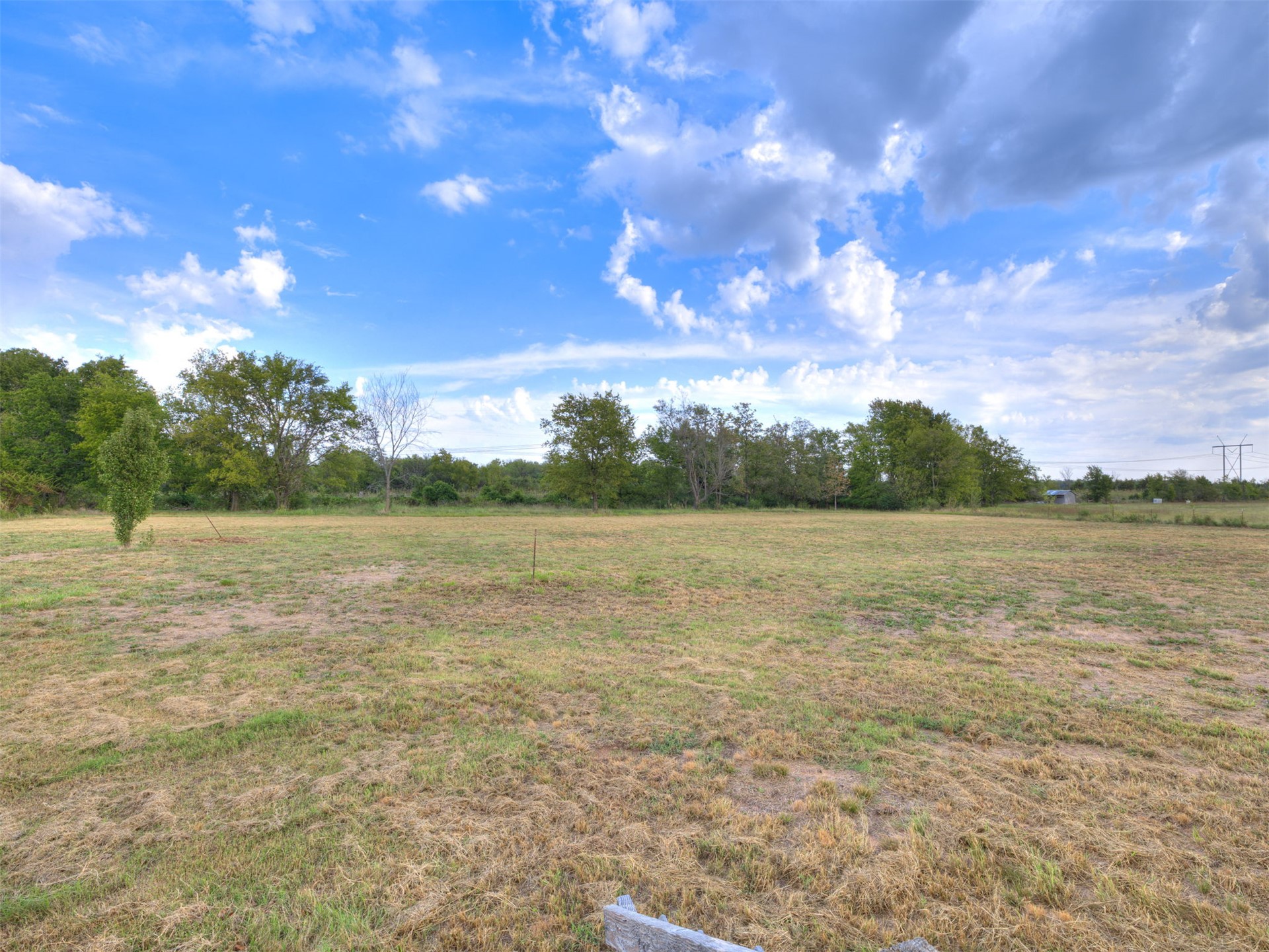 18467 E 615 Road Property Photo 5