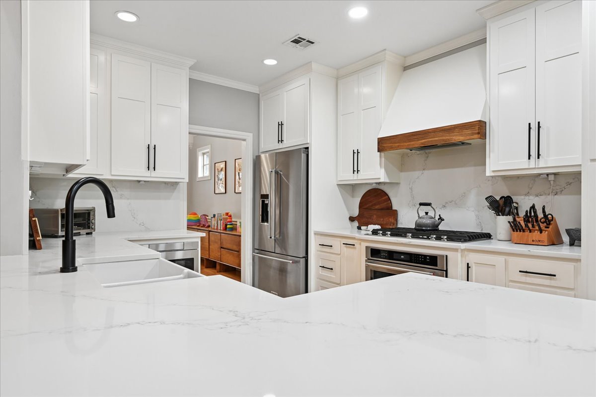 1409 E 35th Place Property Photo 15