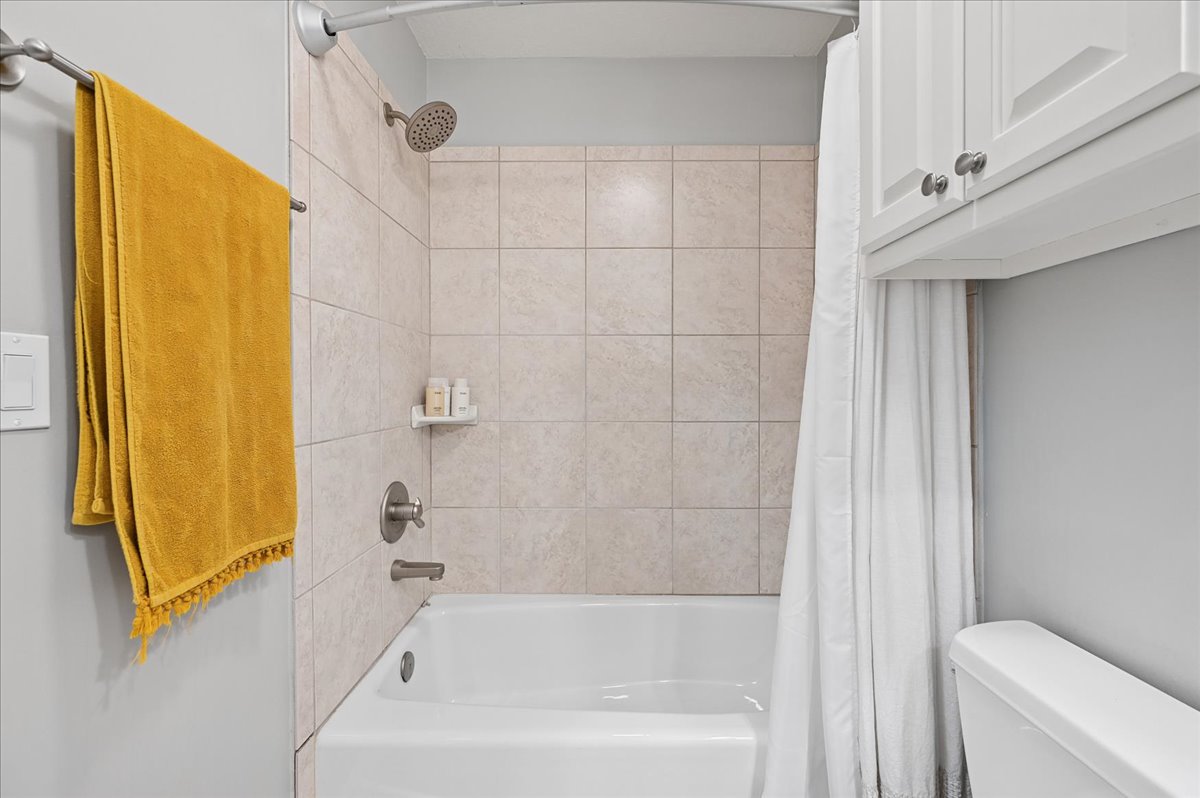 1409 E 35th Place Property Photo 46