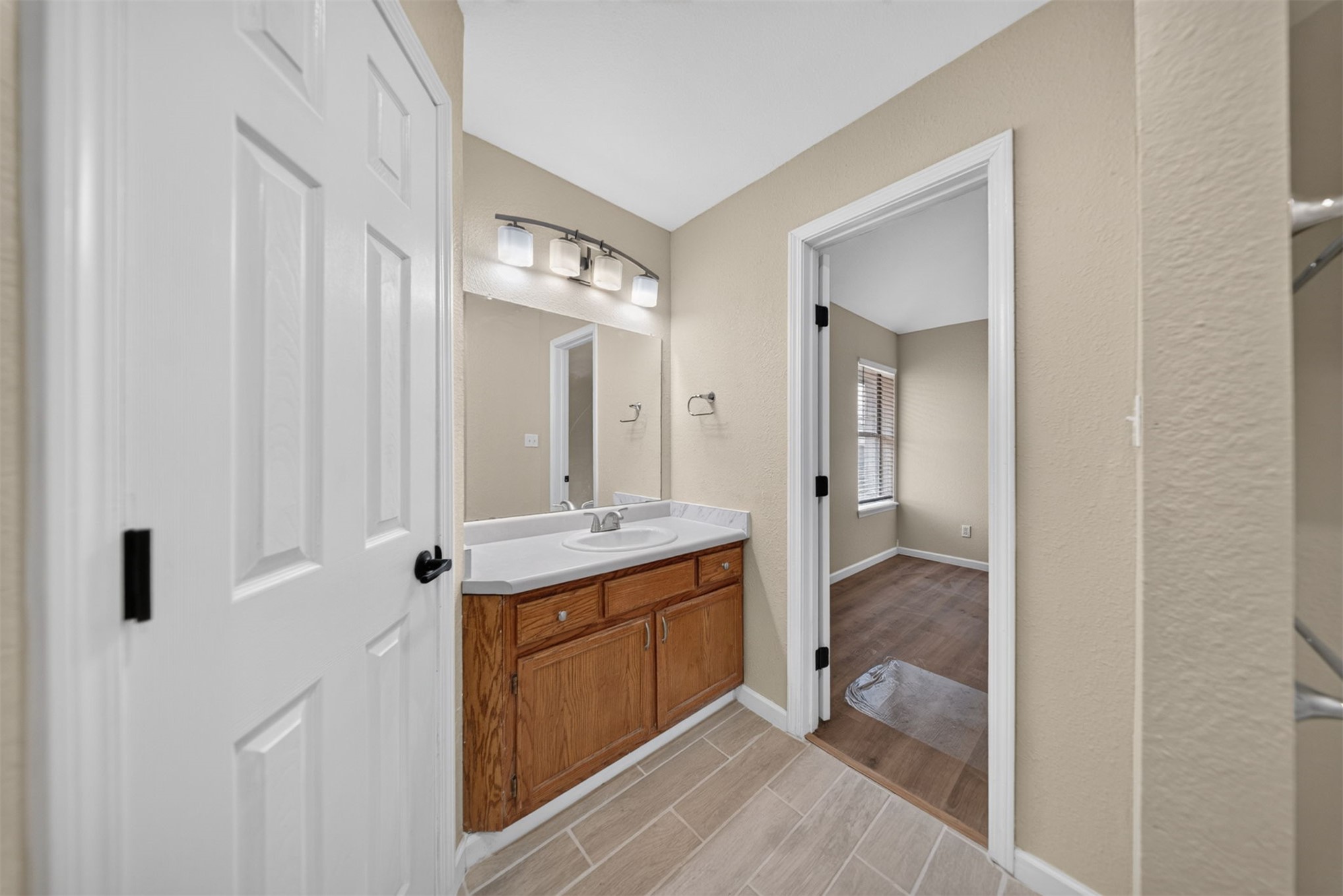 8232 N 127th Avenue E Property Photo 19