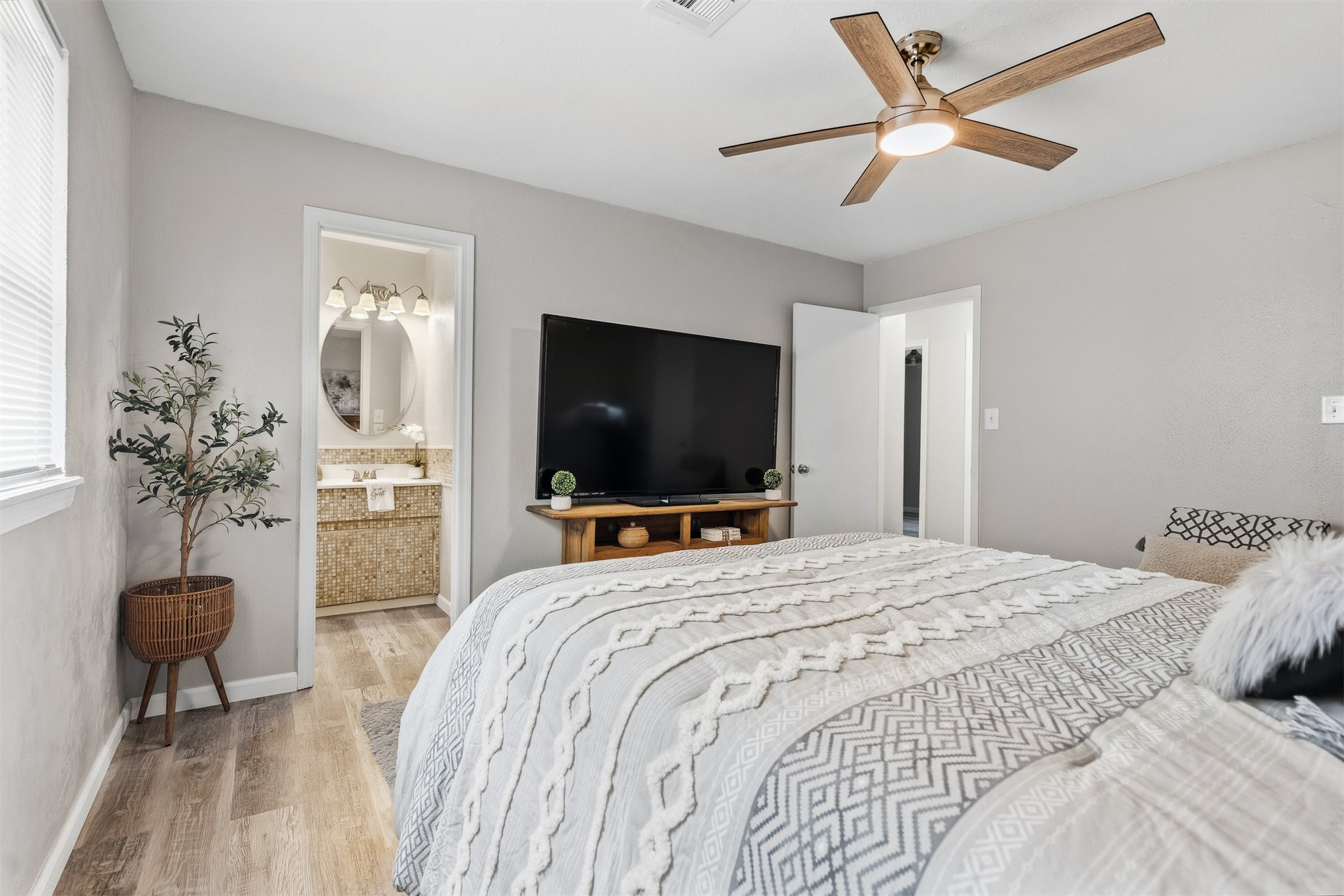 710 White Rock Property Photo 17