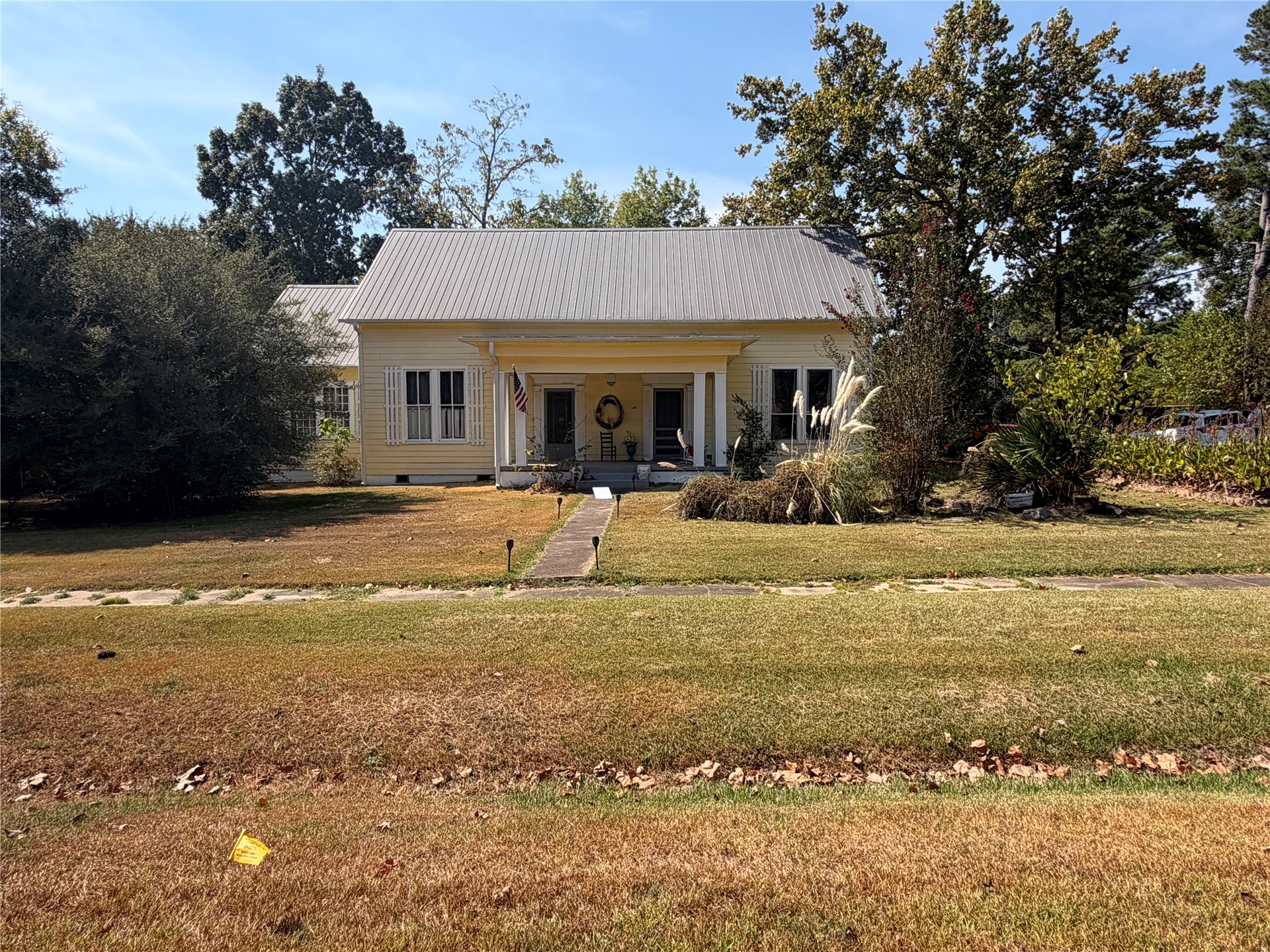 411 N High Street Property Photo 1
