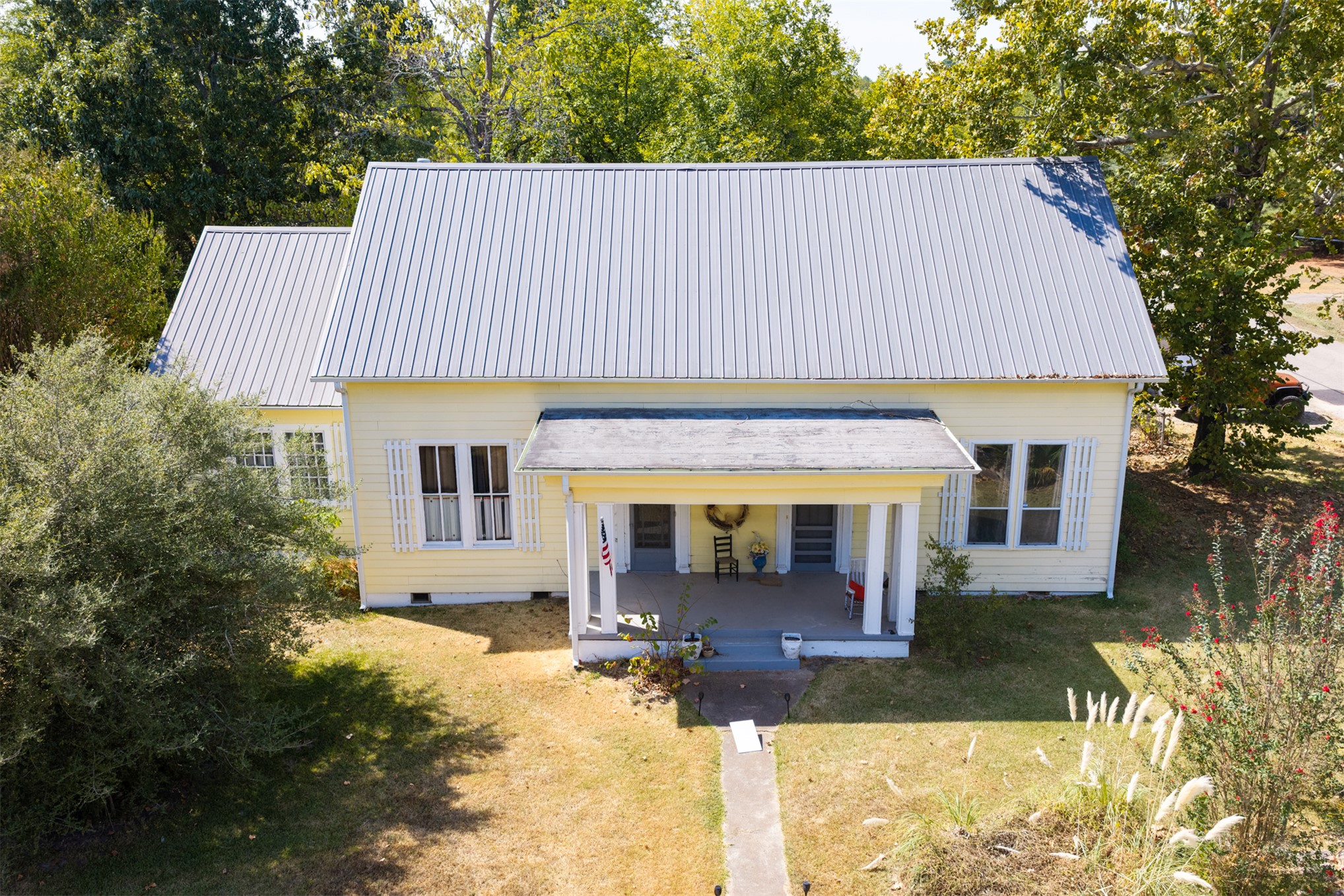 411 N High Street Property Photo 1