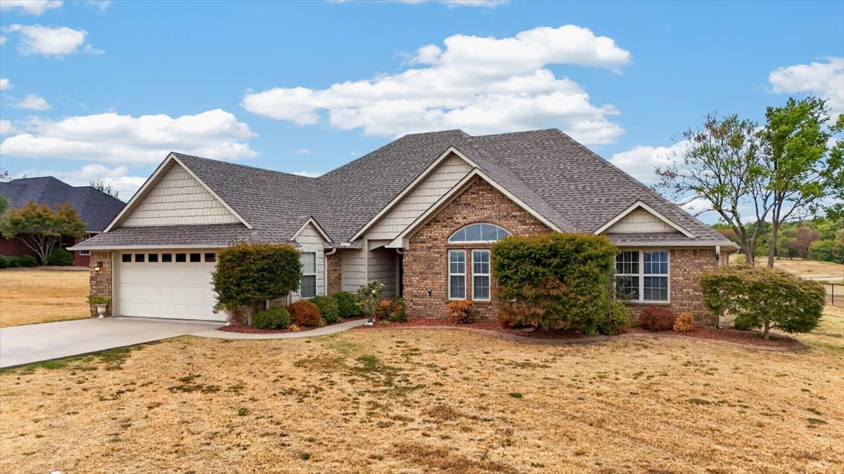 23570 Wolf Valley Road Property Photo 1