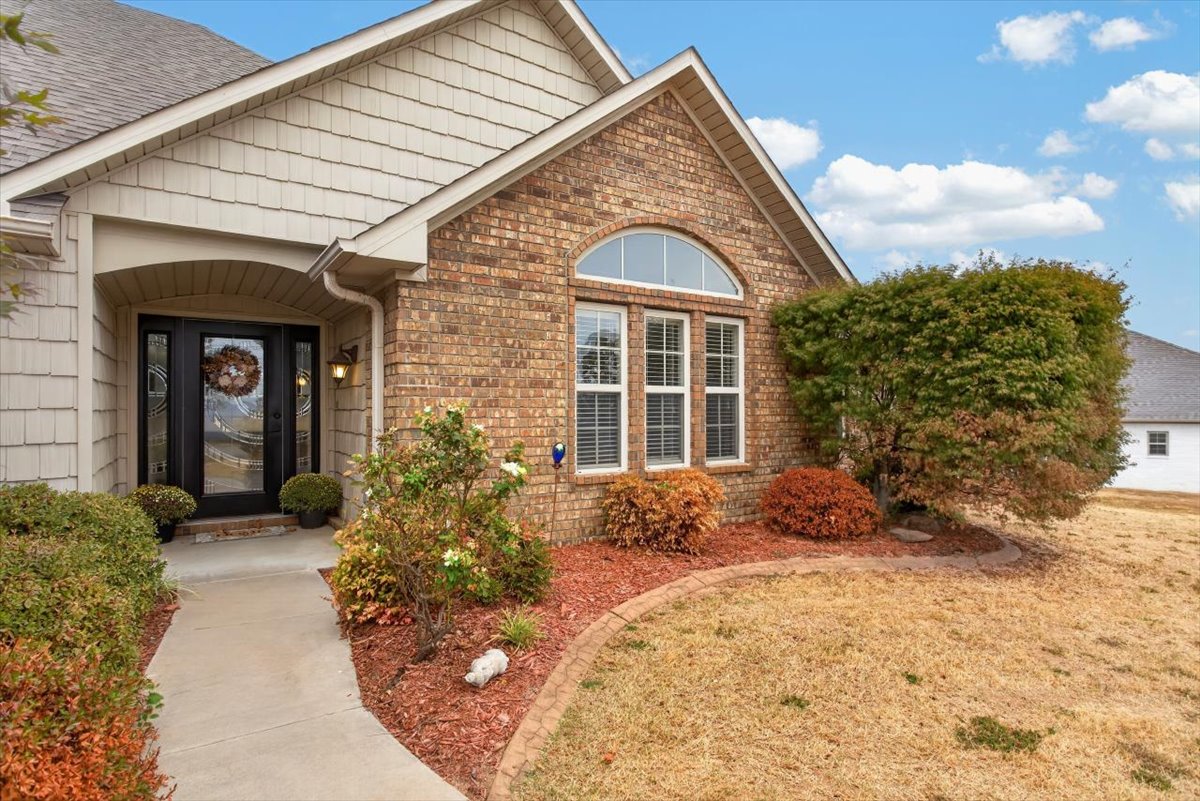 23570 Wolf Valley Road Property Photo 3