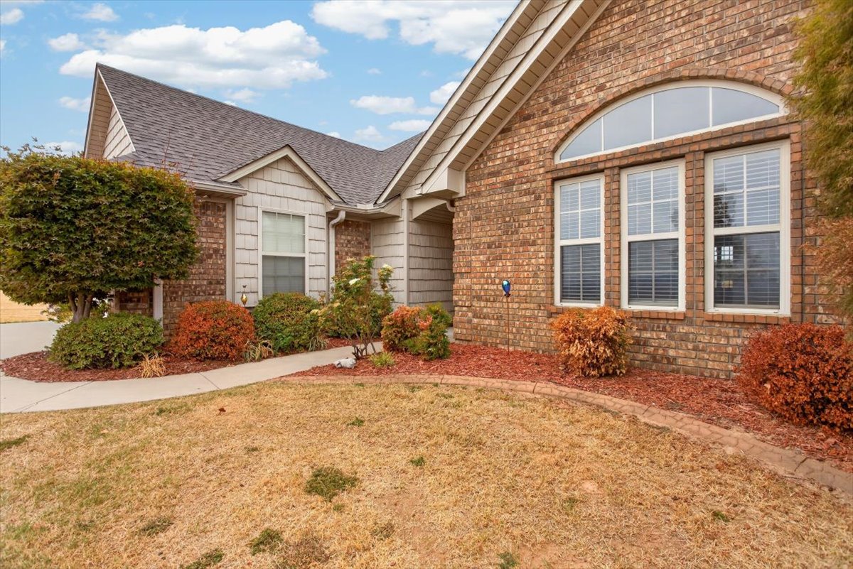 23570 Wolf Valley Road Property Photo 4