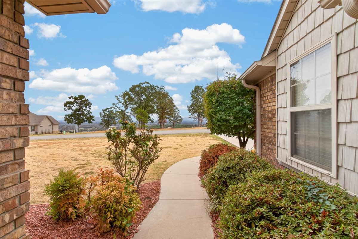 23570 Wolf Valley Road Property Photo 6