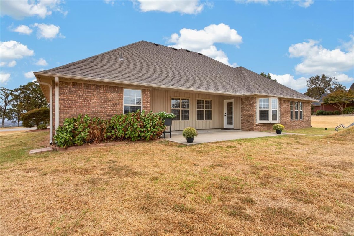 23570 Wolf Valley Road Property Photo 7