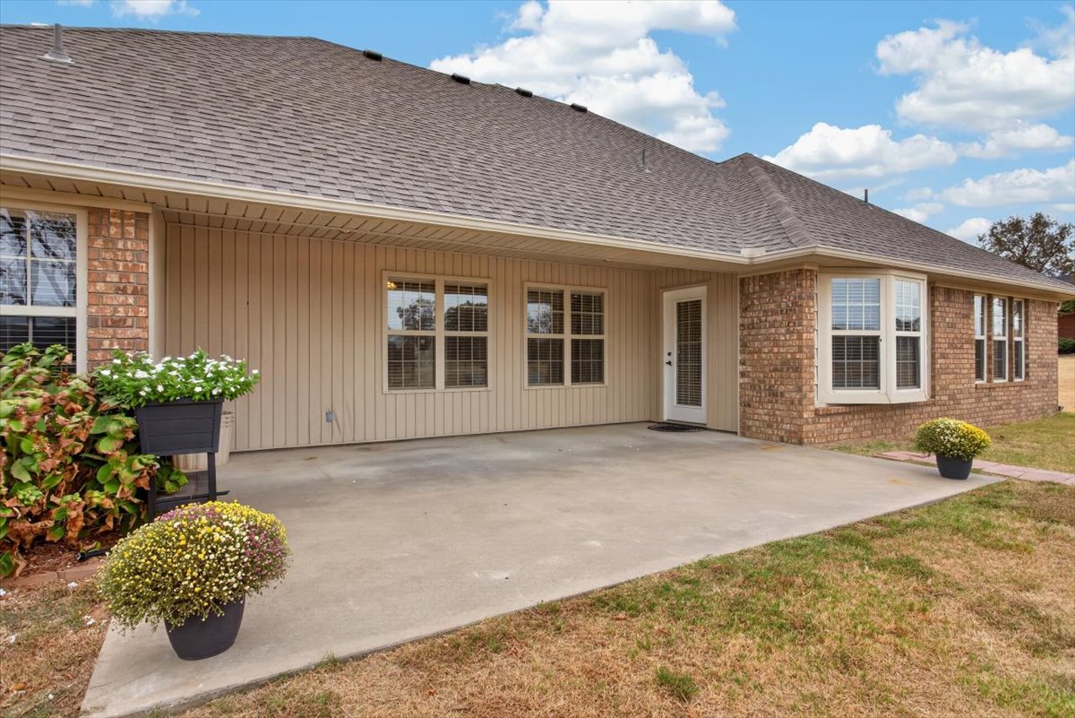 23570 Wolf Valley Road Property Photo 9